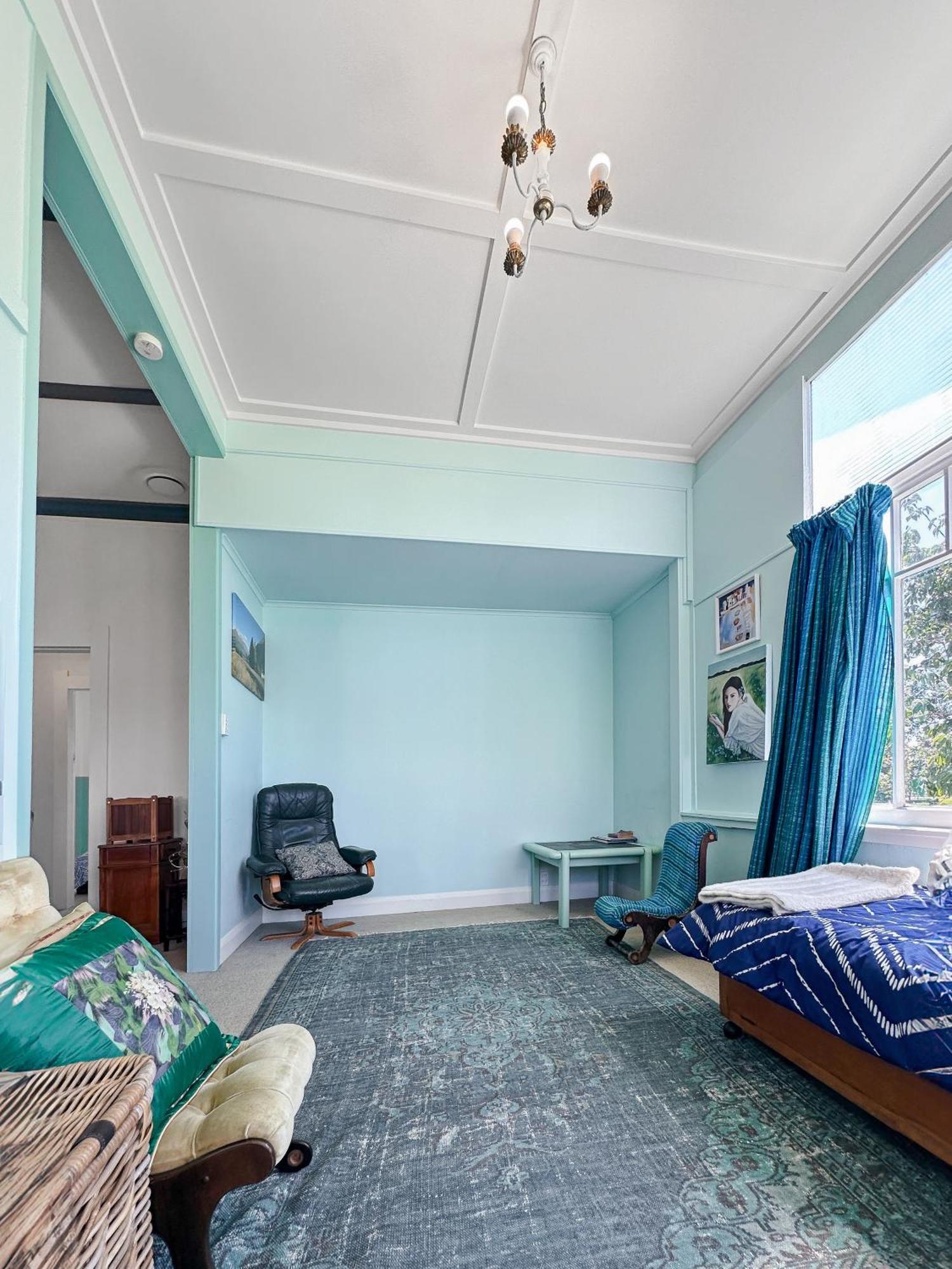 Green Getaway- Unique, 4 Bedroom Bungalow Papakura Auckland