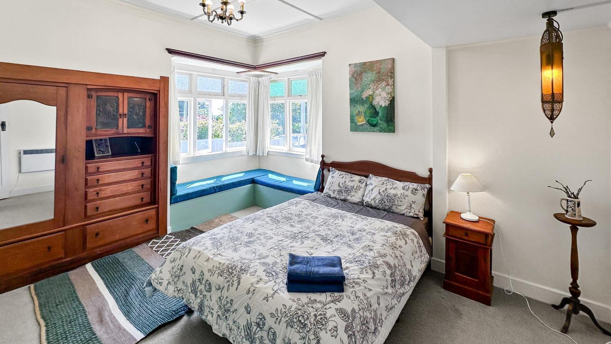 Green Getaway- Unique, 4 Bedroom Bungalow Papakura Pousada Auckland