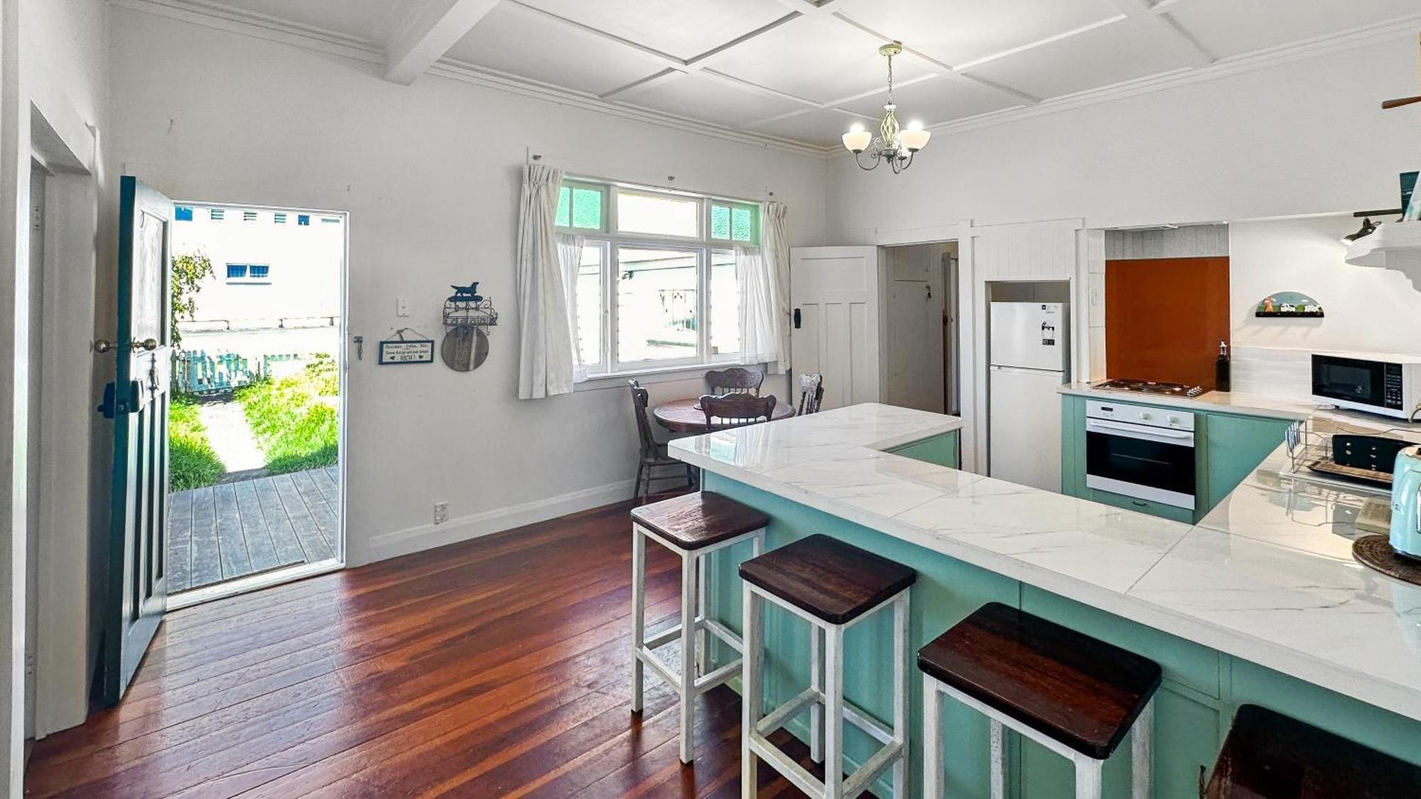Pousada Green Getaway- Unique, 4 Bedroom Bungalow Papakura