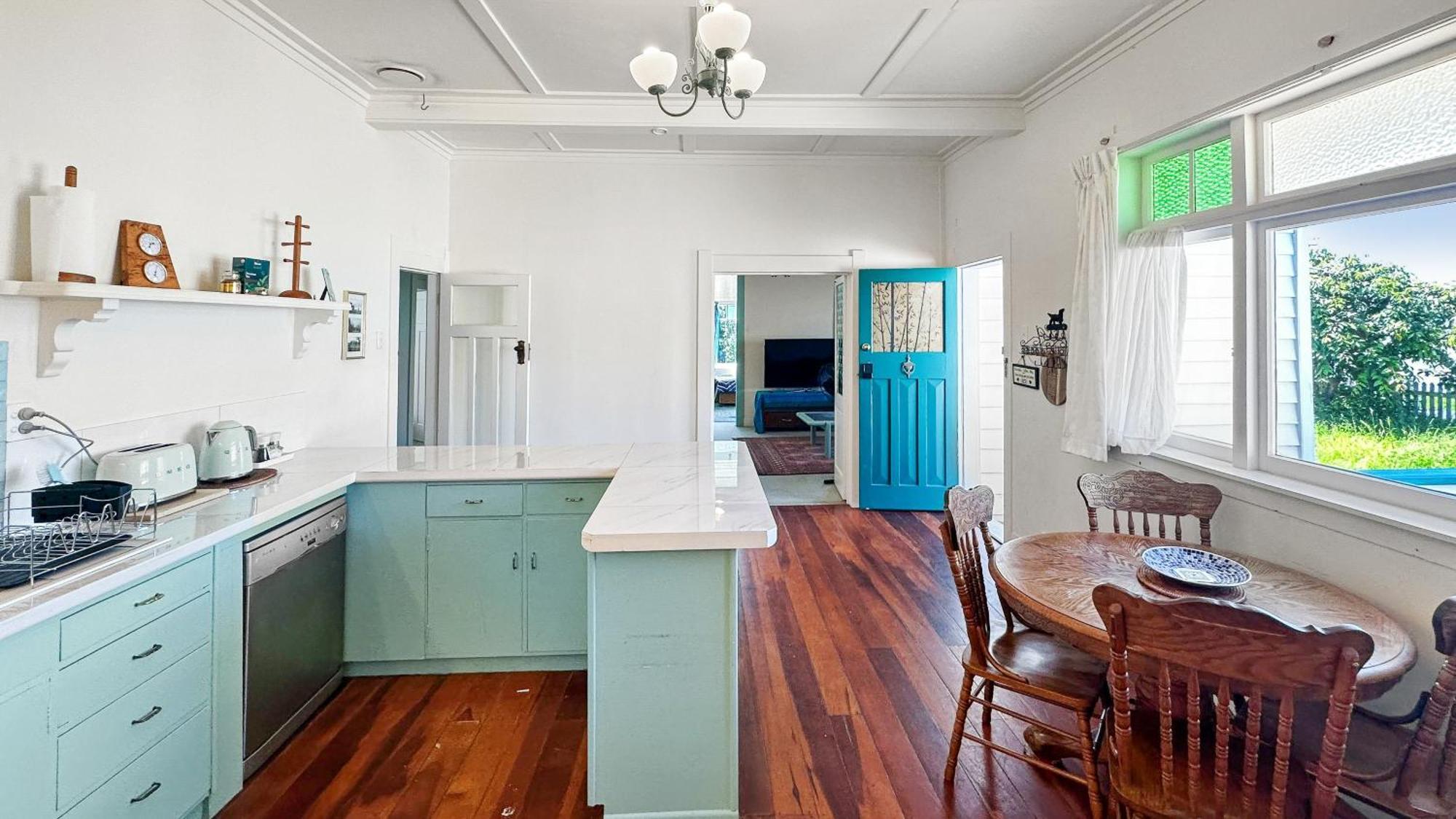 Green Getaway- Unique, 4 Bedroom Bungalow Papakura Pousada *
