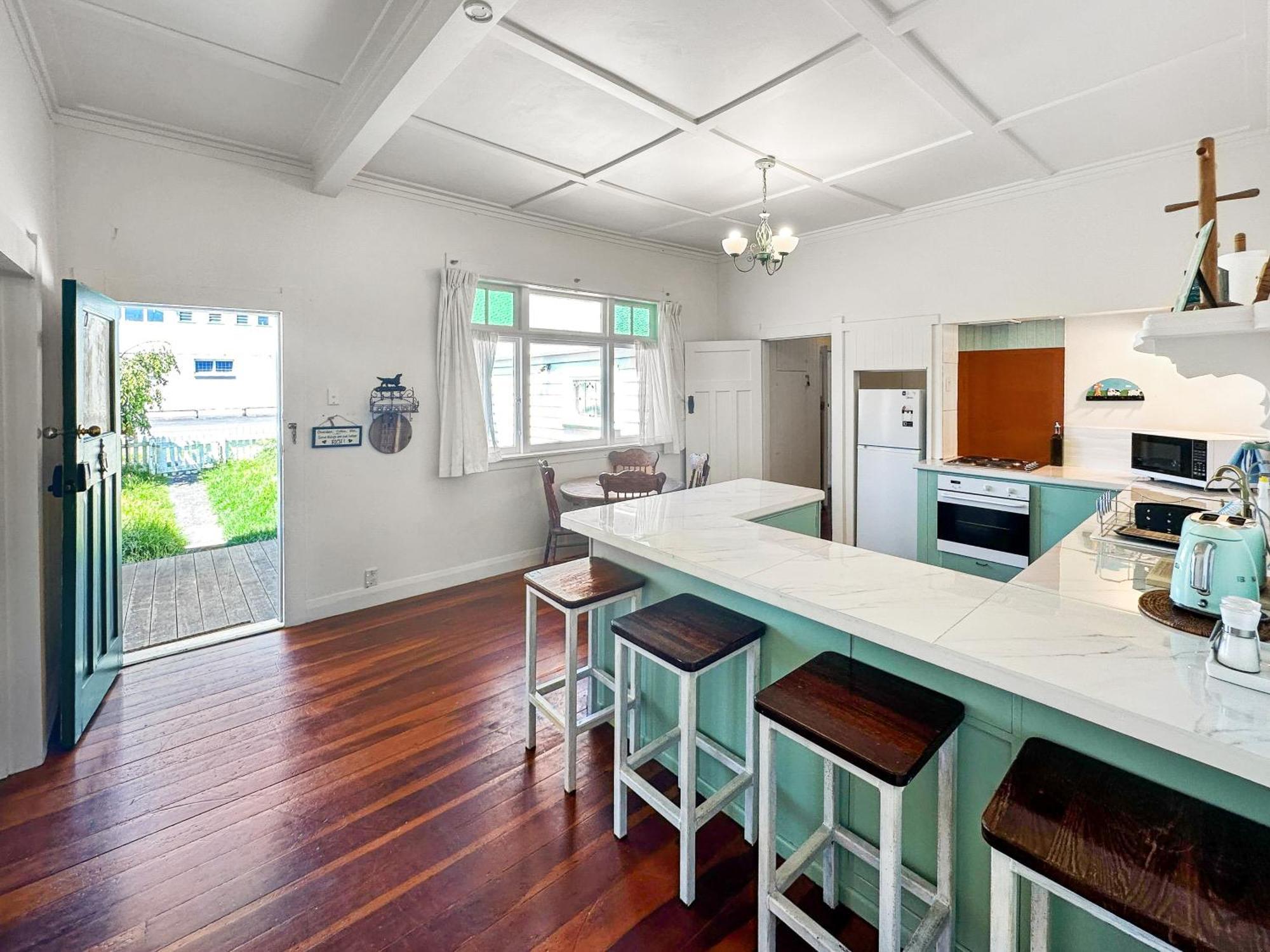 Pousada Green Getaway- Unique, 4 Bedroom Bungalow Papakura *