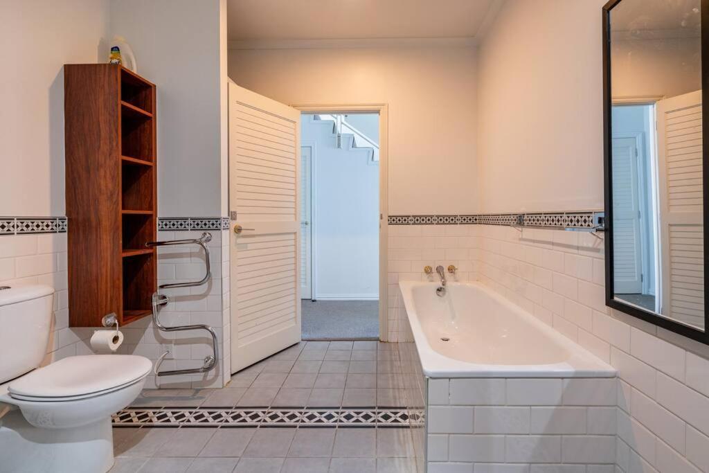 Spacious Penthouse With Spectacular Harbour Views! Apartamento