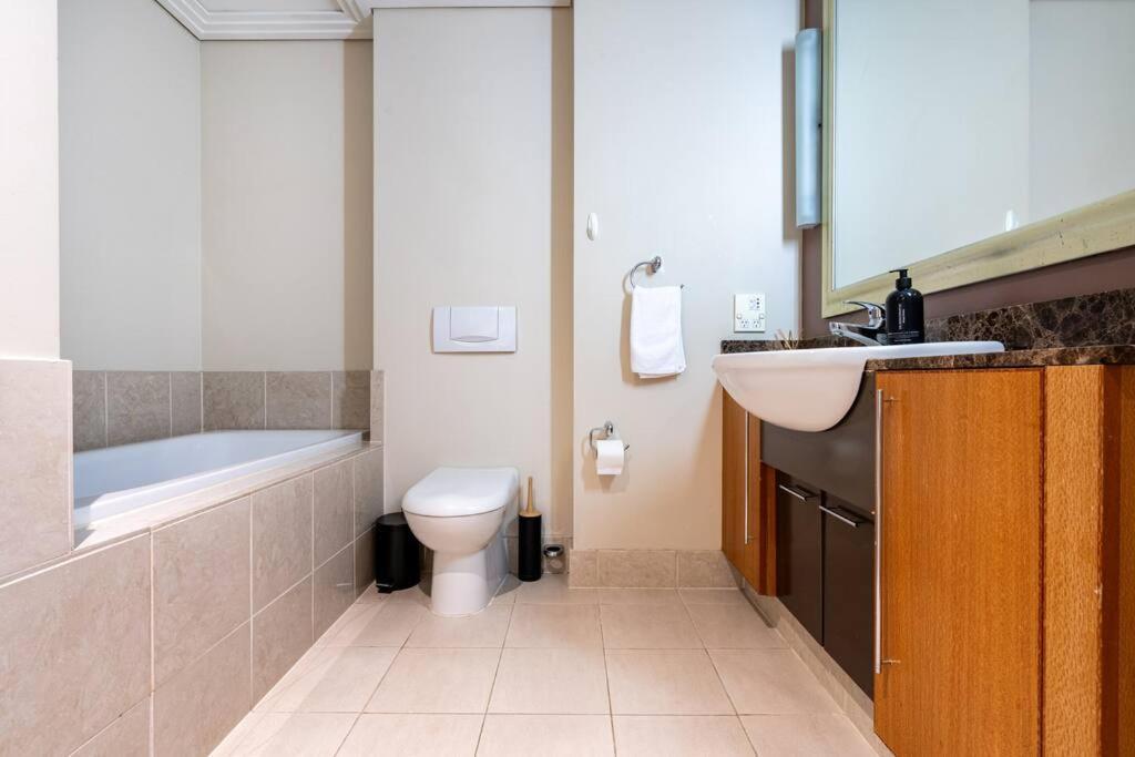 Apartment Luxury Waterfront Nest Above Viaduct Harbour *