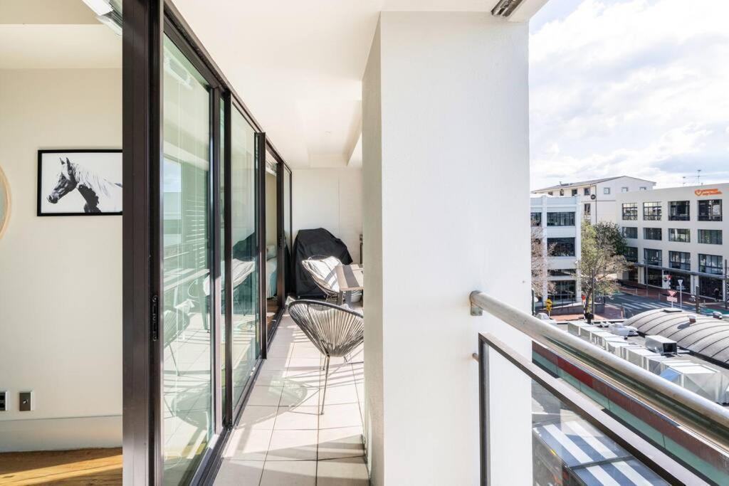 Luxury Waterfront Nest Above Viaduct Harbour