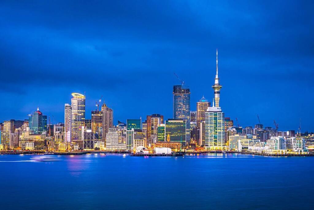 Luxury Waterfront Nest Above Viaduct Harbour Apartment Auckland