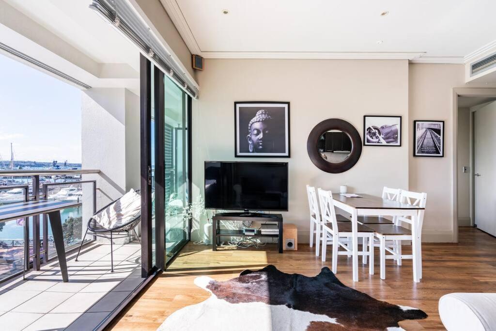 Luxury Waterfront Nest Above Viaduct Harbour Apartment Auckland