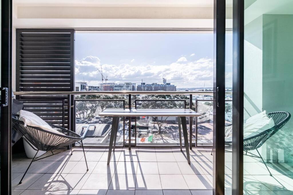 Luxury Waterfront Nest Above Viaduct Harbour