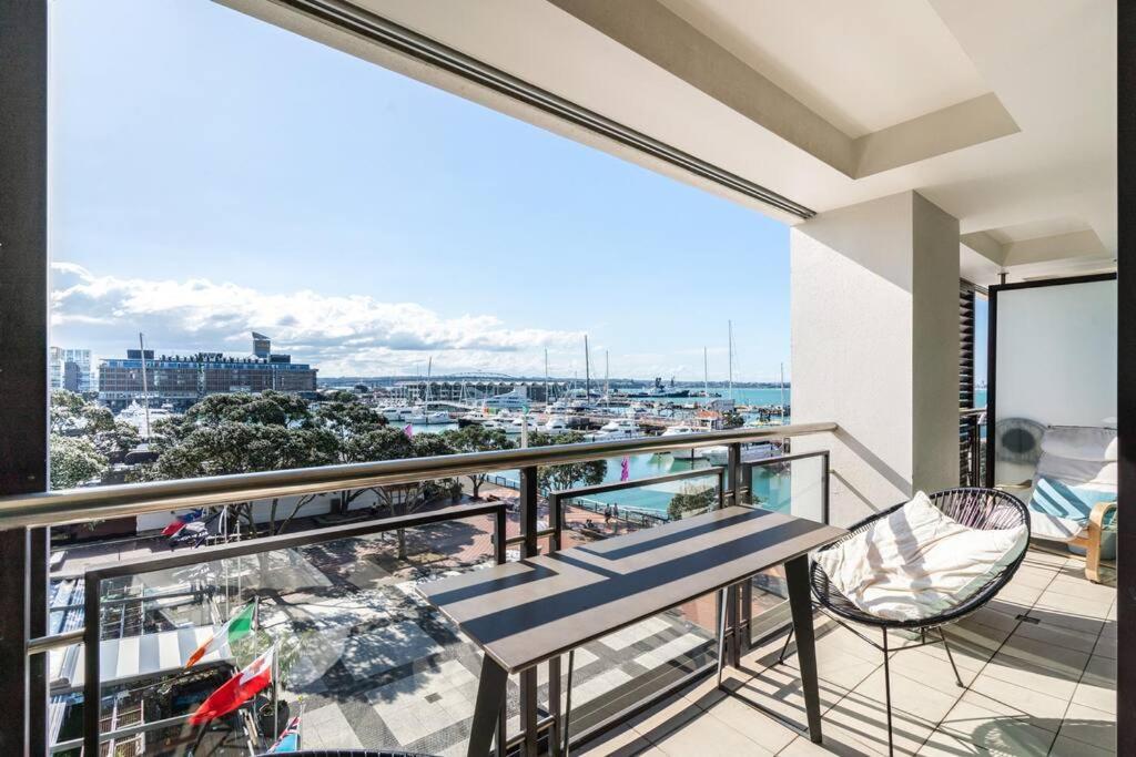 Luxury Waterfront Nest Above Viaduct Harbour *