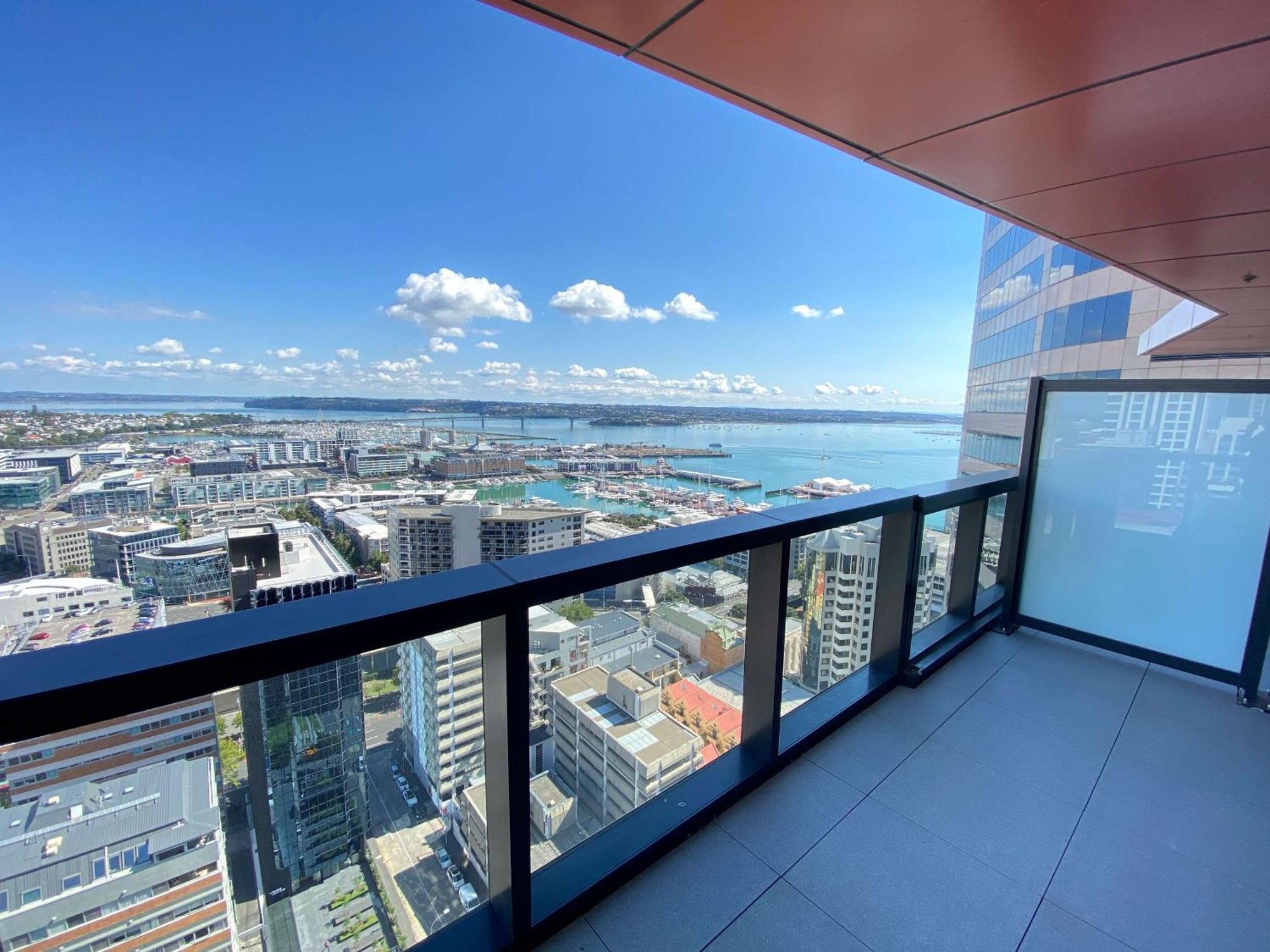 Magnificent Harbour View Skytower View In Cbd Apartment Auckland