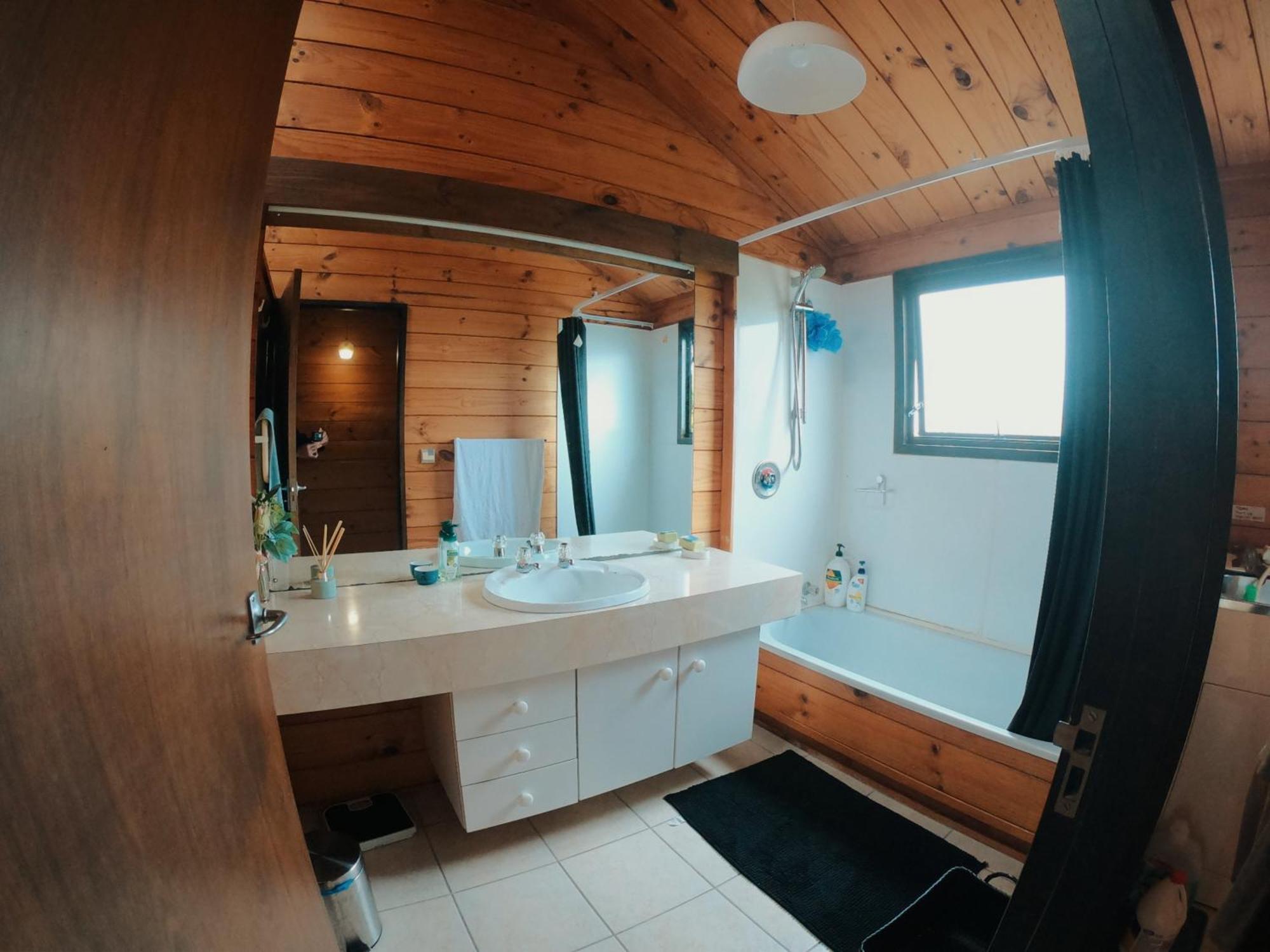 Homestay Sea&skytower View With Free Netflix, Parking *