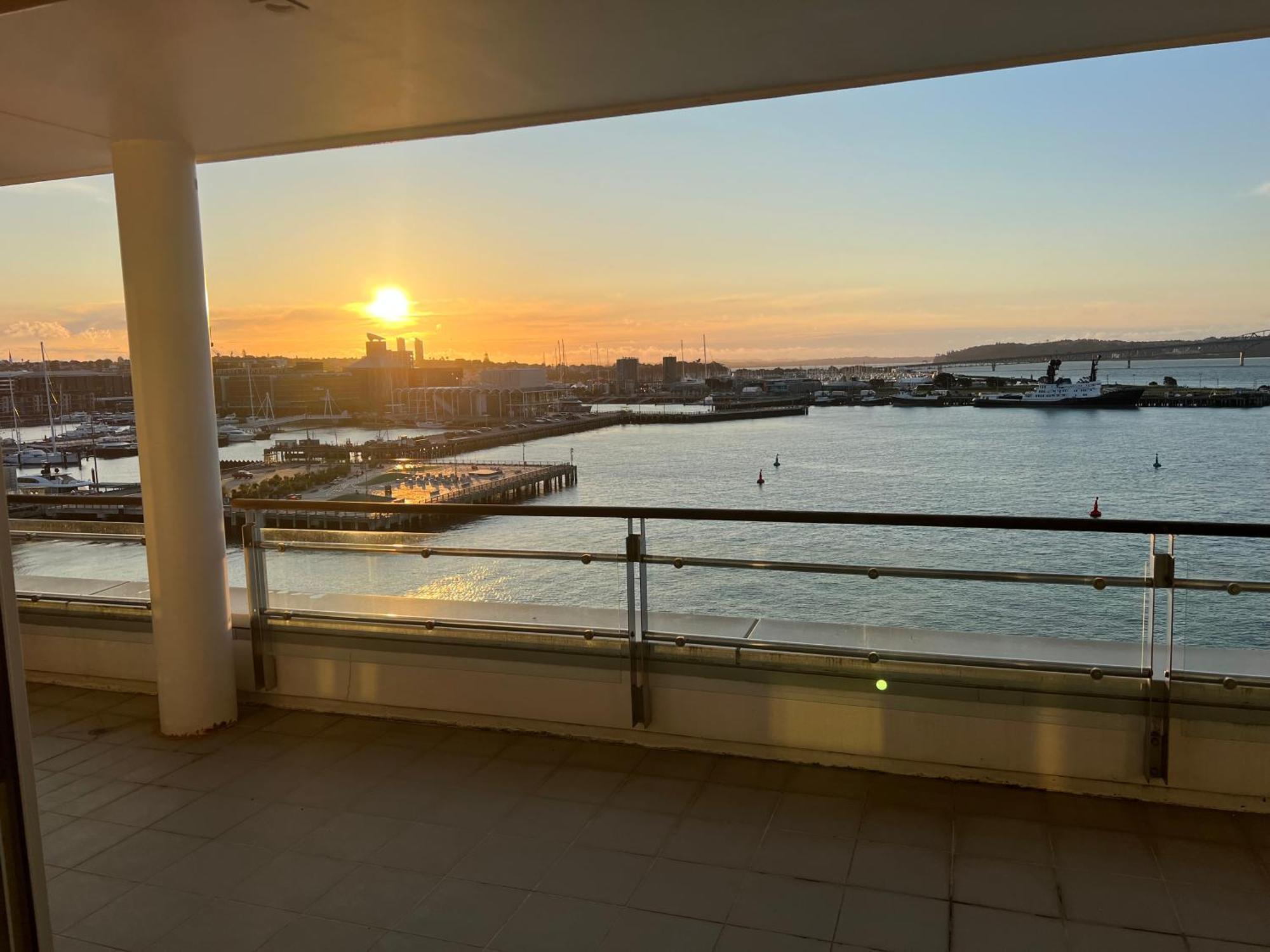Apartamento Waterfront Seaview - Same Building Block As Hilton *