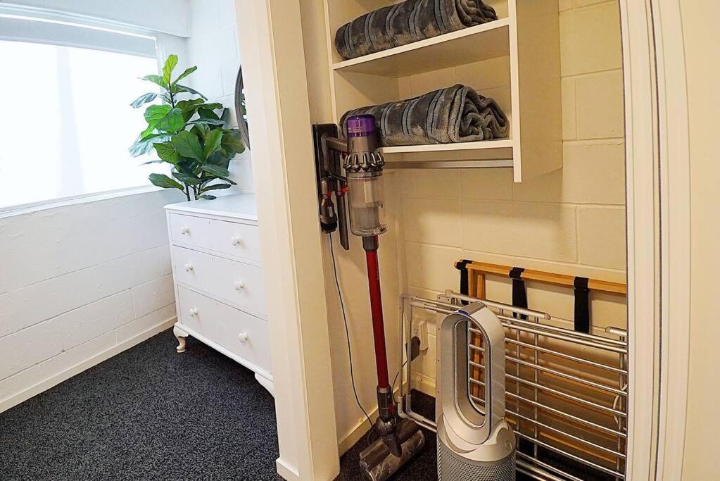 Spacious, Bright & With Amenities * Auckland