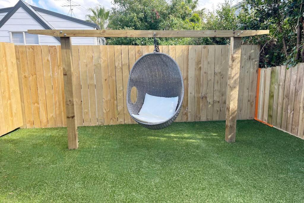 Spacious, Bright & With Amenities Holiday home Auckland