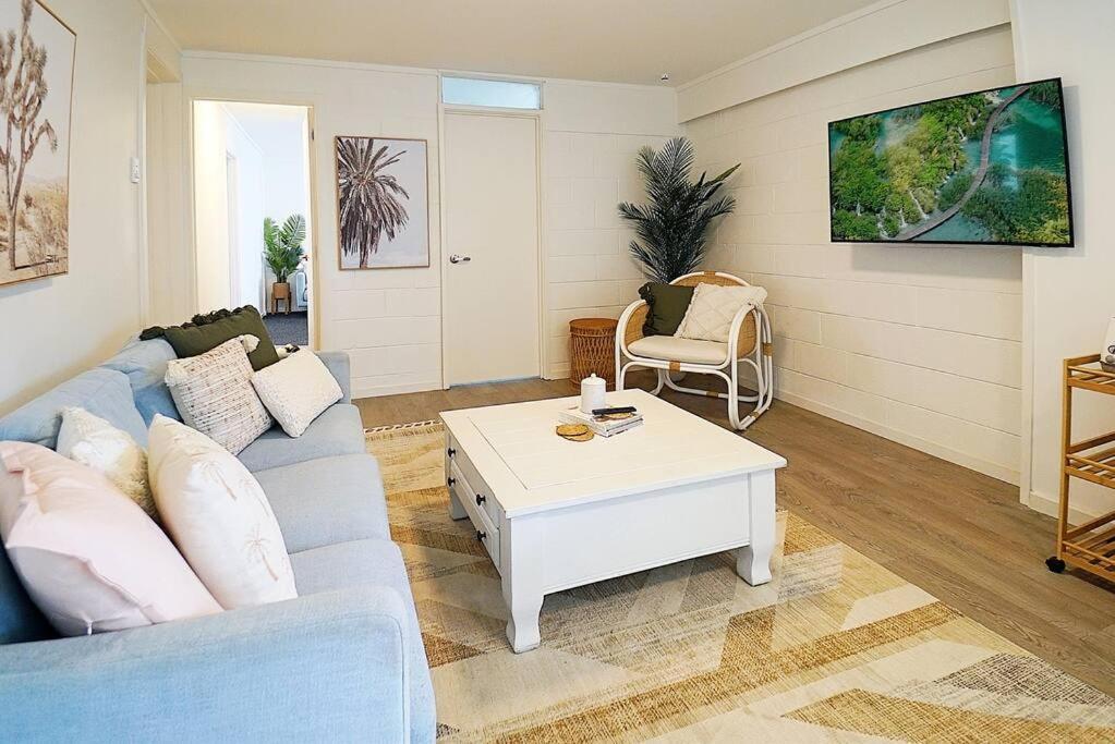Spacious, Bright & With Amenities Auckland