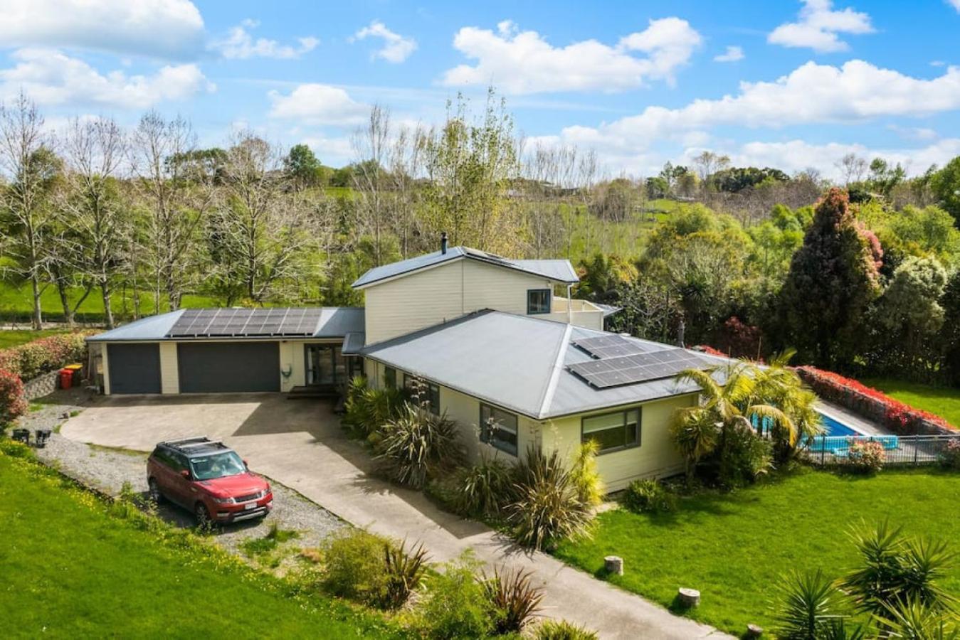 Ultimate 5-bedroom Rural Poolside Oasis - Holiday home Auckland