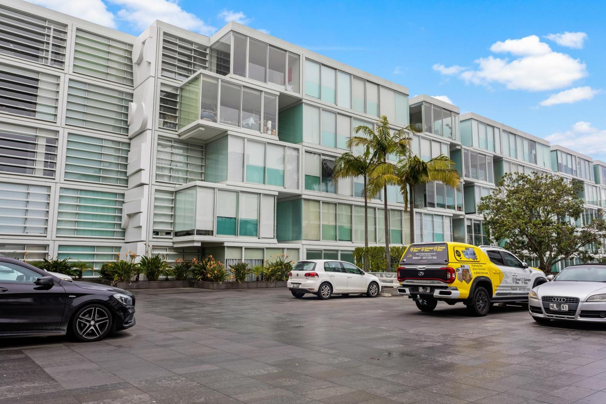 Marina Luxe Retreat W Carpark-pool-spa-gym-sauna Apartment
