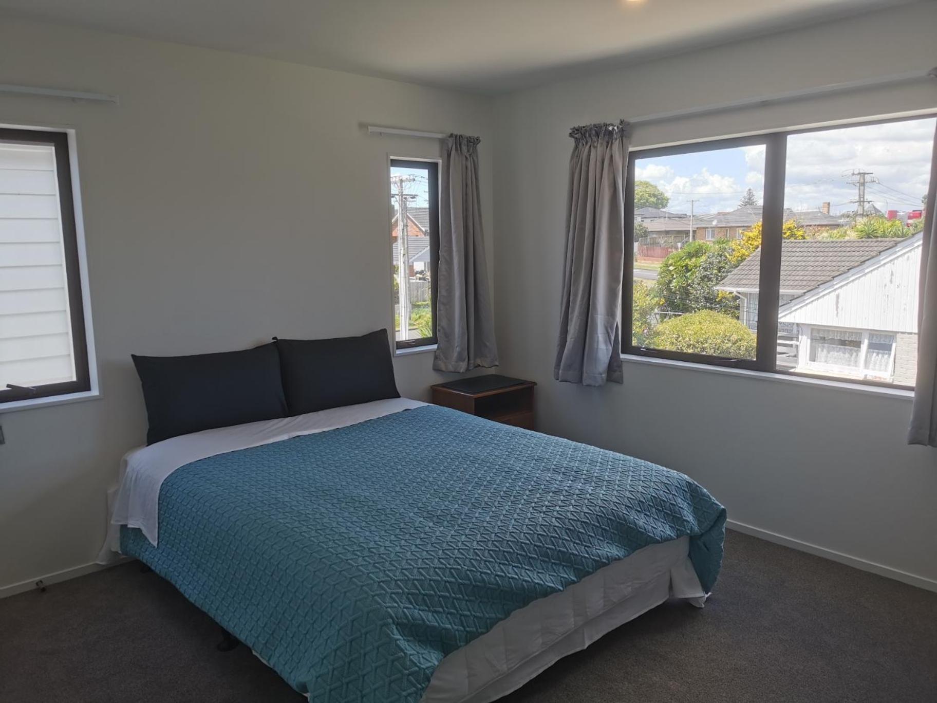 Lovely House In Central Papatoetoe