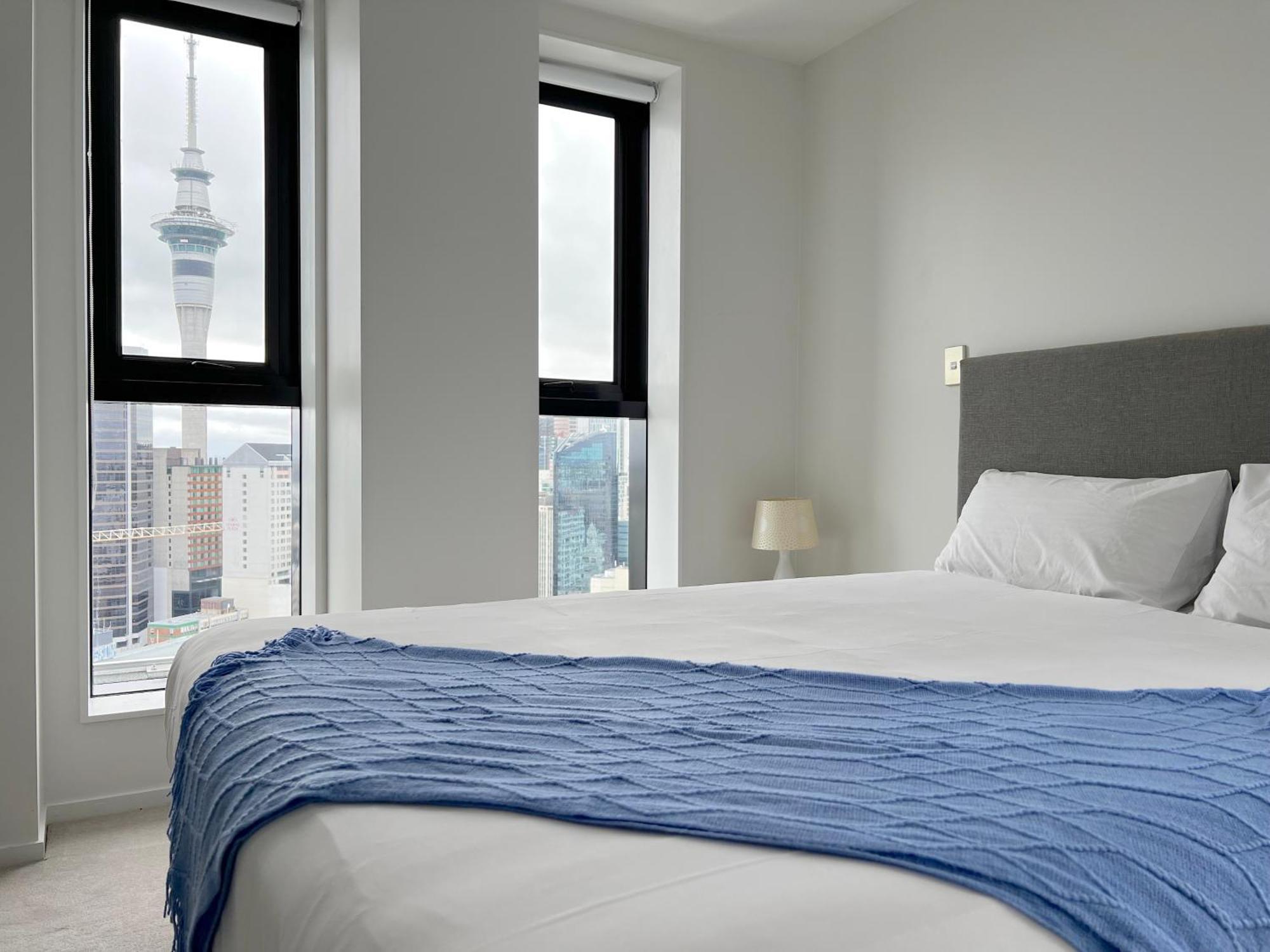 Apartment With Brilliant Views In Cbd Auckland