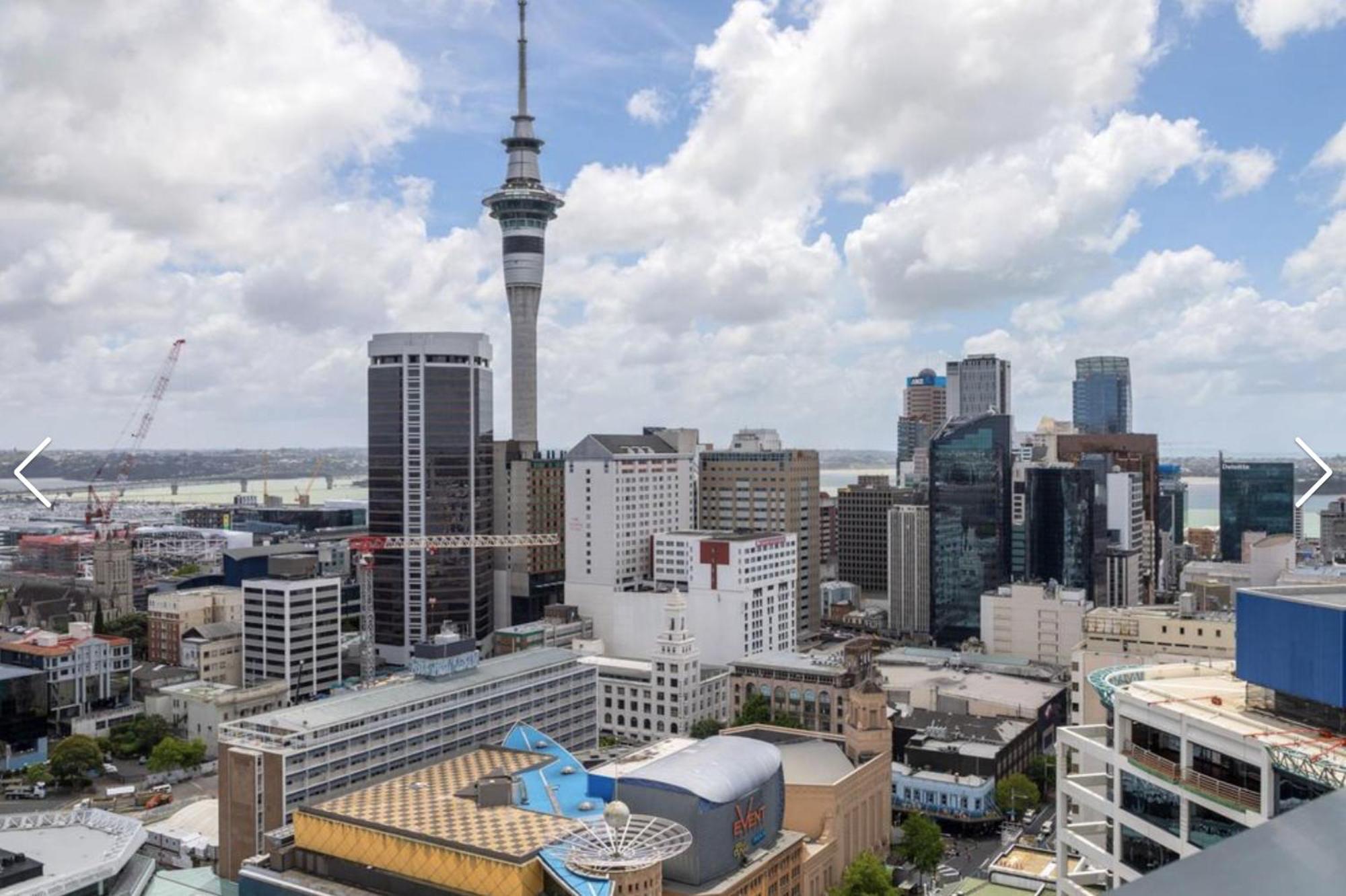 With Brilliant Views In Cbd * Auckland