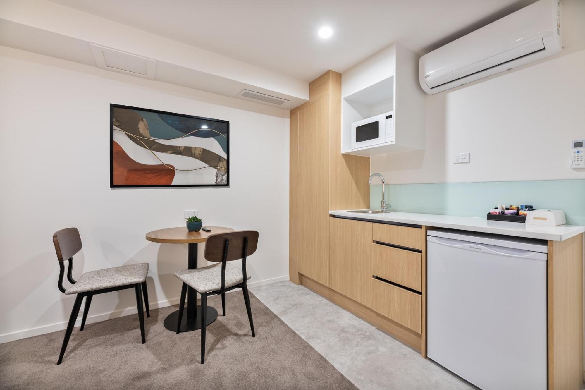 Western Newmarket & Auckland