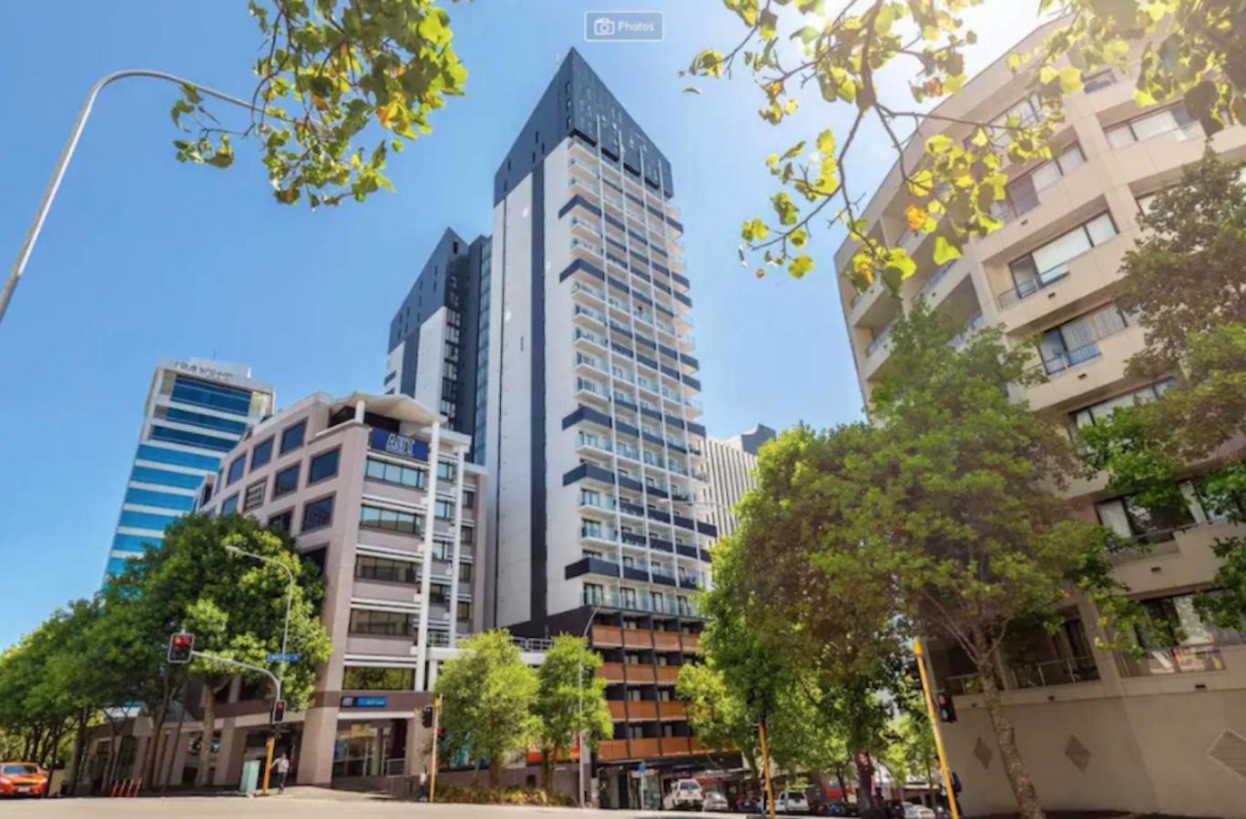 Apartment With Brilliant Views In Cbd Auckland