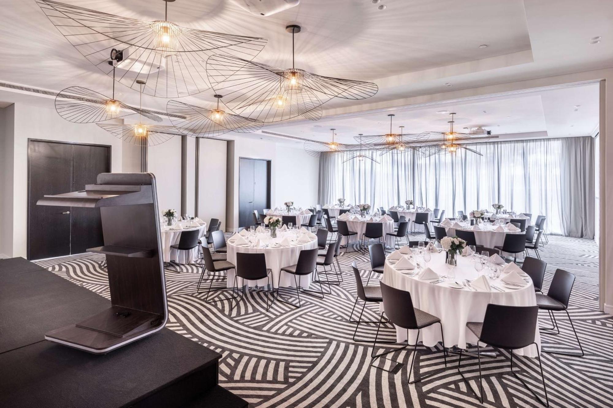 Doubletree By Hilton Karaka Hotel