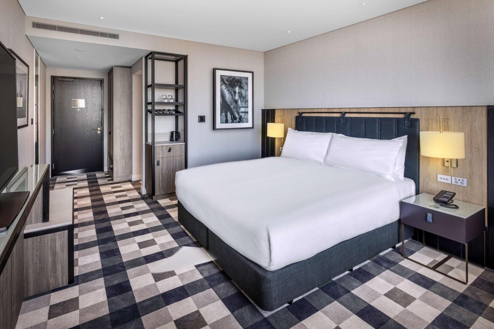 Doubletree By Hilton Karaka Hotel 4*