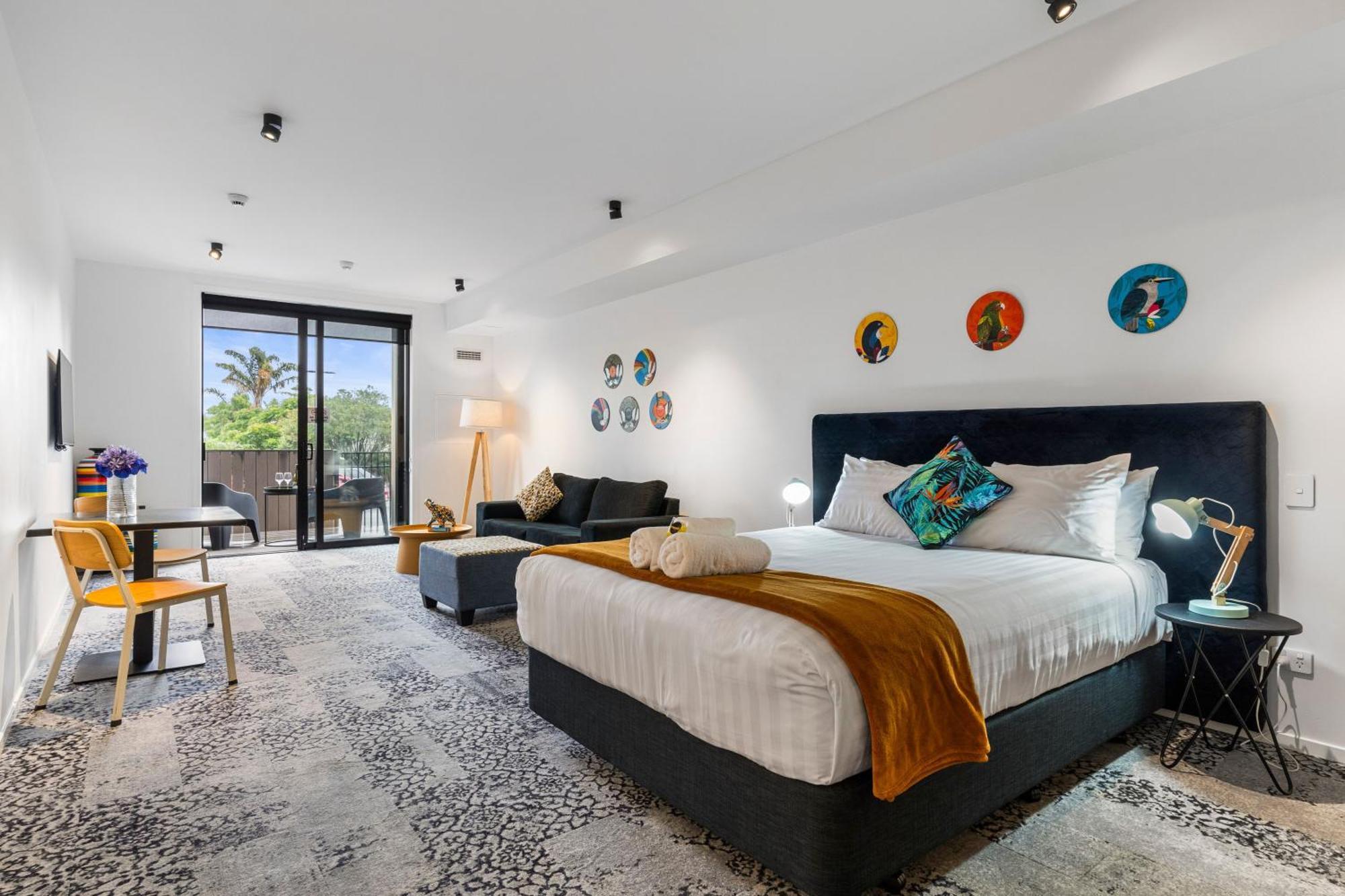 Roomie Hotel 4*