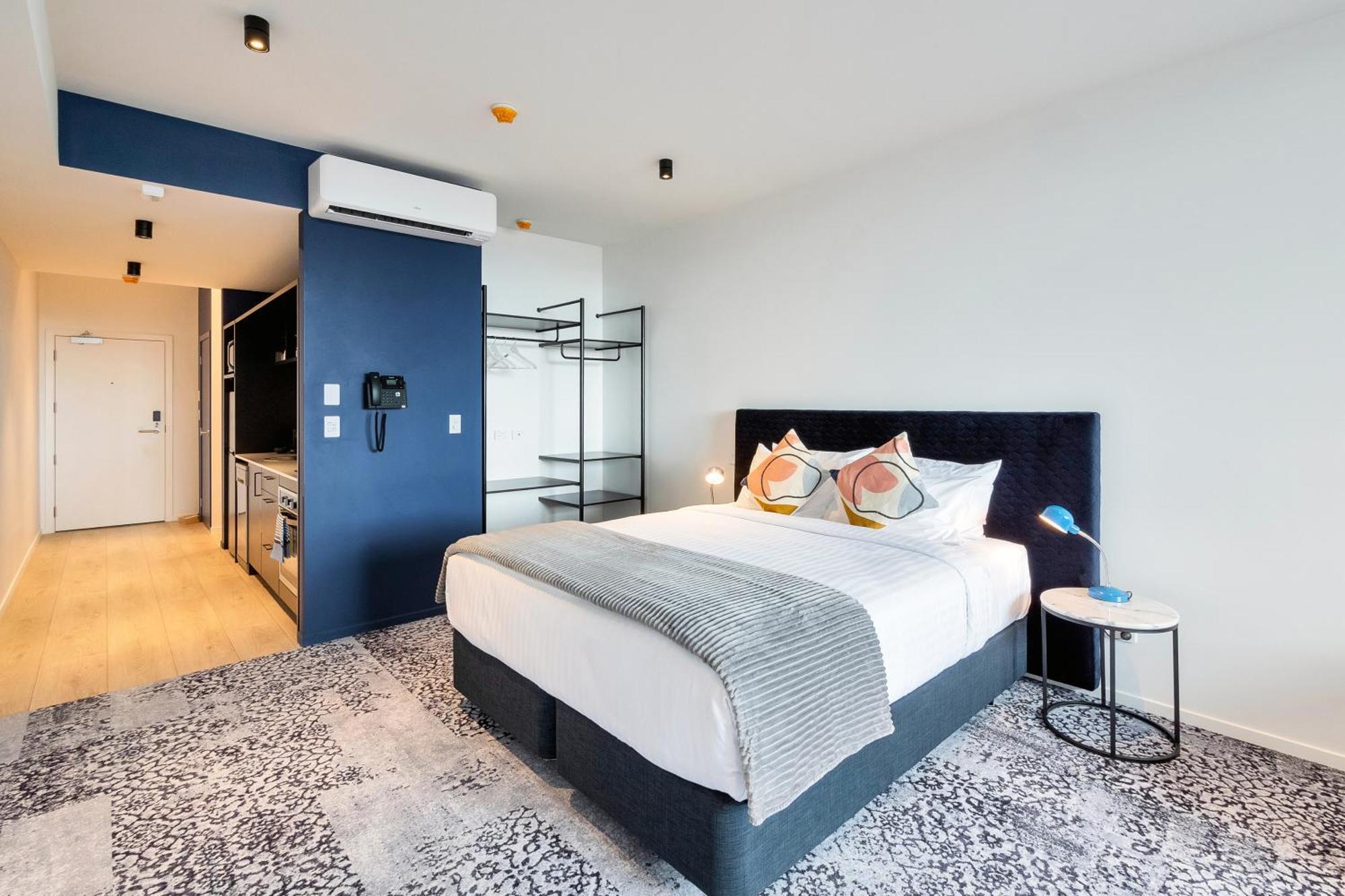Roomie 4* Auckland