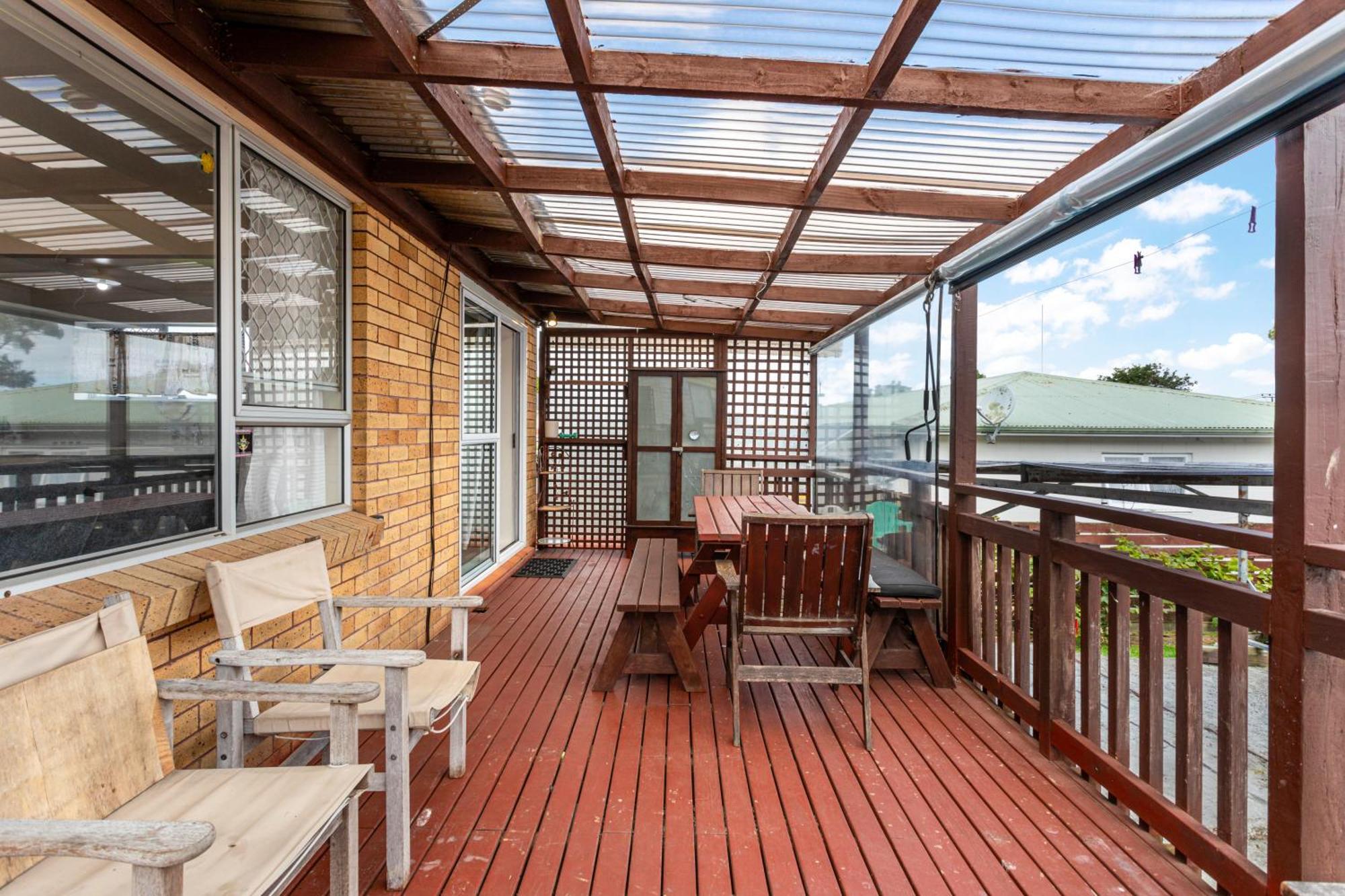 Homespun Unit With Deck, Air-con And Parking Holiday home *
