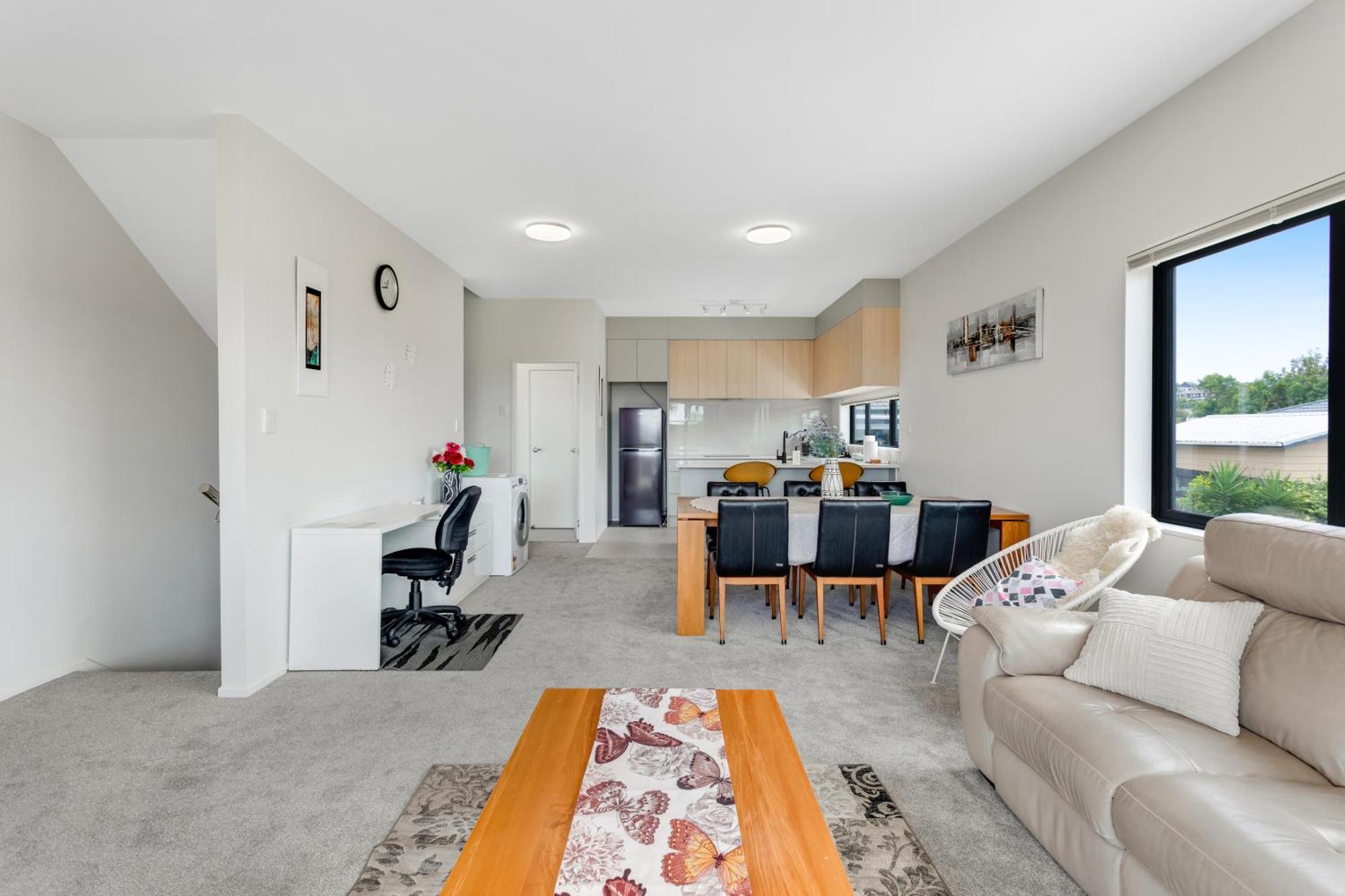 Apartment Sleek Vista Townhouse With Deck And Air-con Auckland