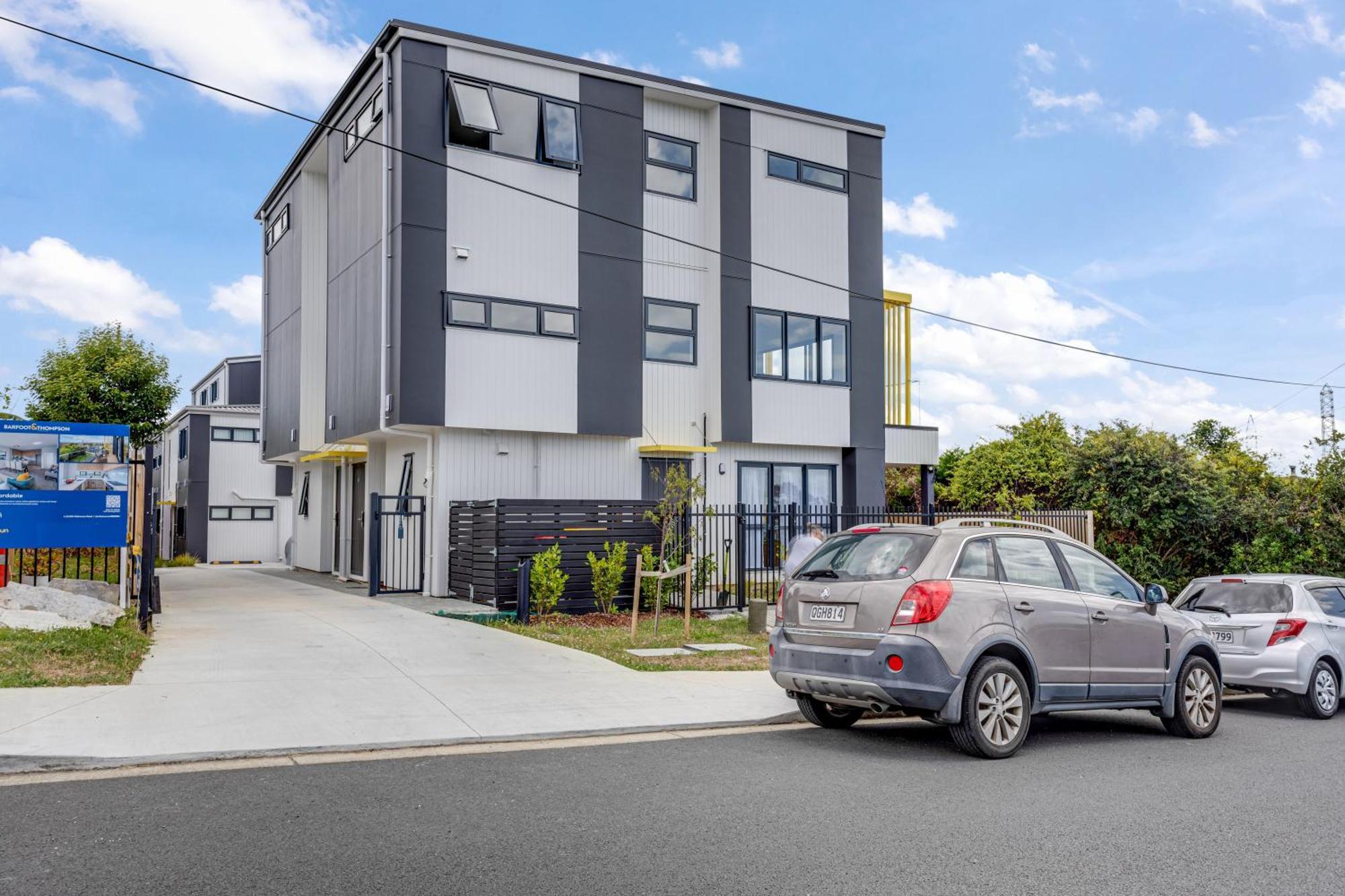 Apartment Sleek Vista Townhouse With Deck And Air-con *