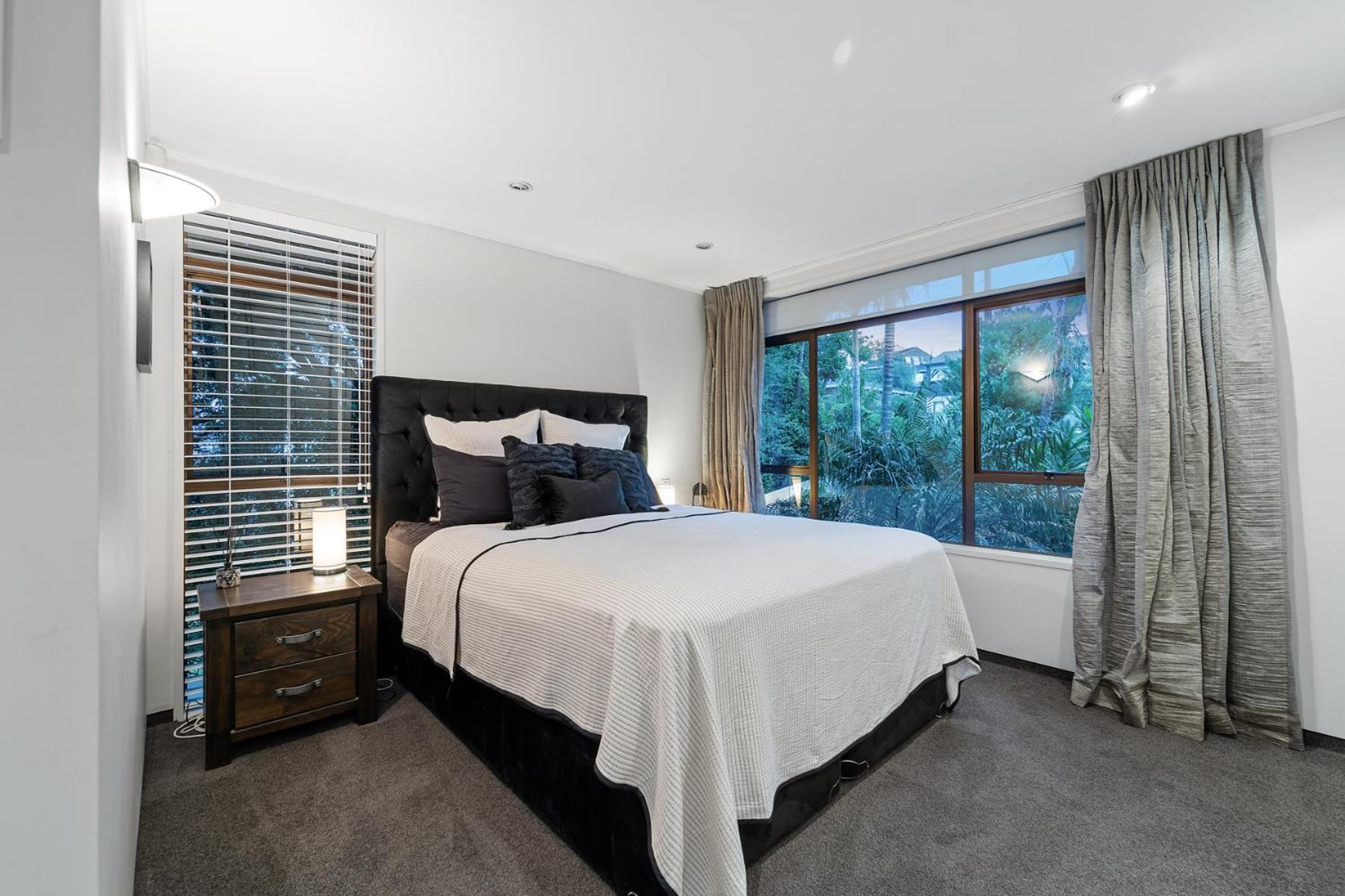 Entire House With Pool, * Auckland