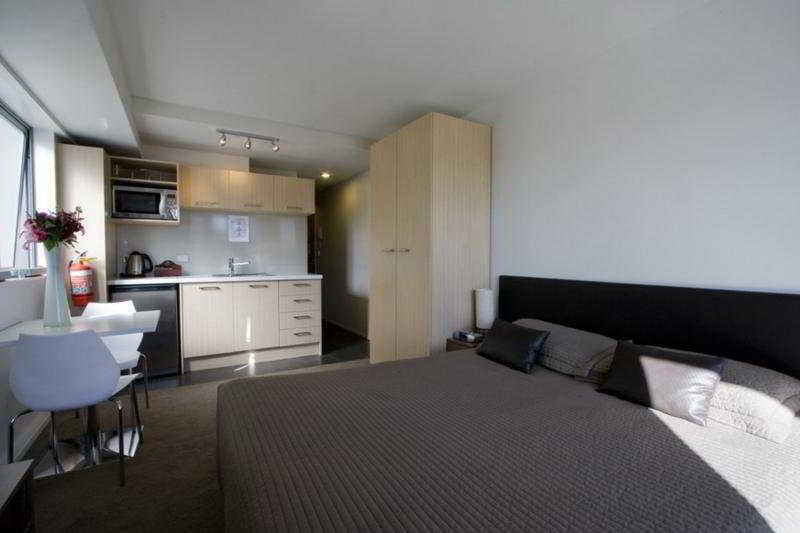Bianco Off Queen 4*