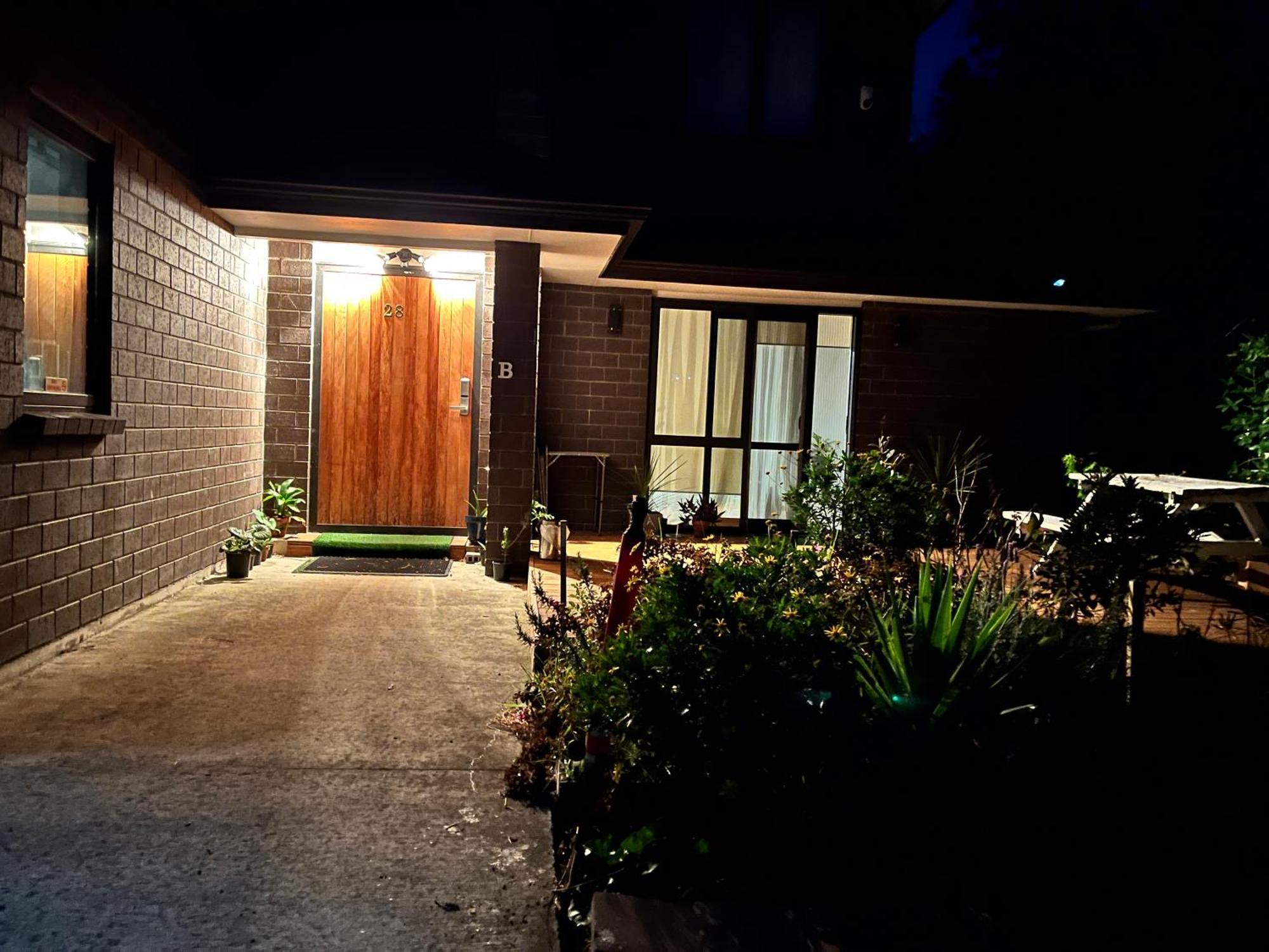 Perfect With Office Setup -room 101 Homestay Auckland