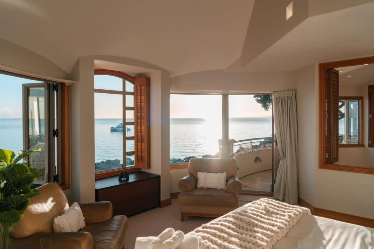 Takapuna Beachfront W Stunning Views * Auckland