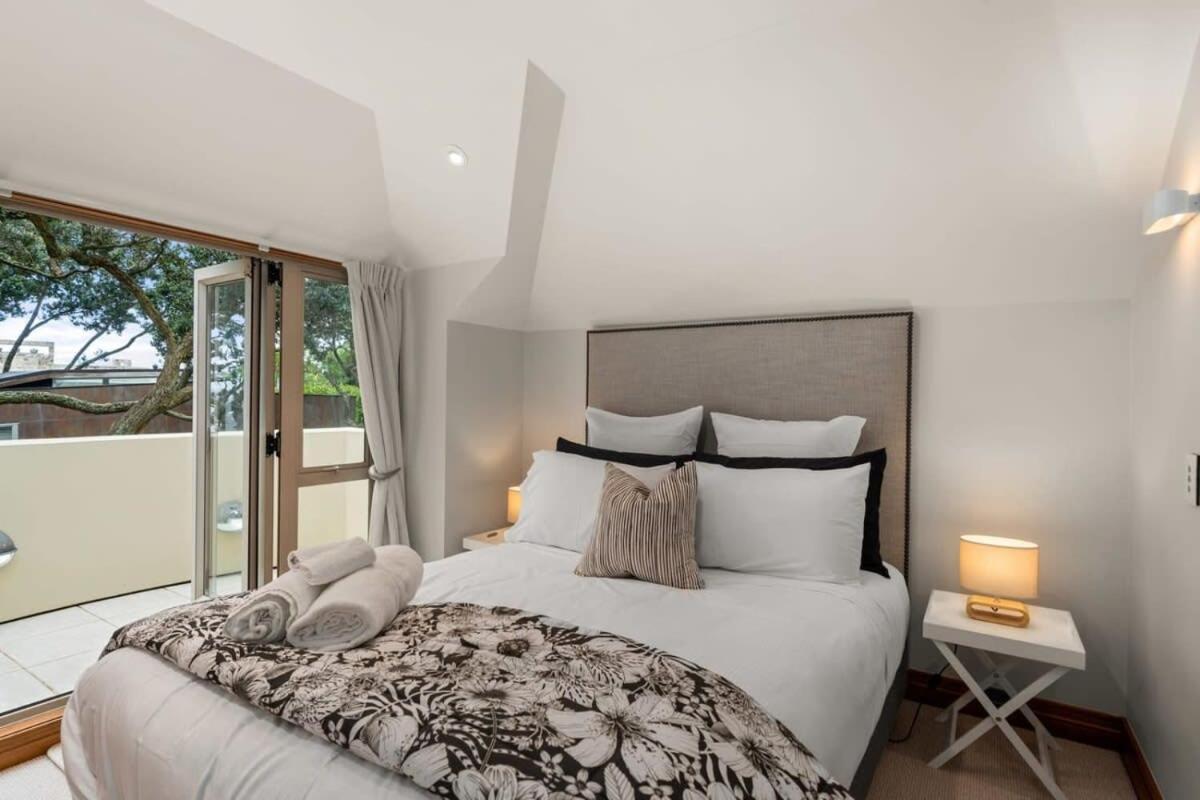 Takapuna Beachfront W Stunning Views