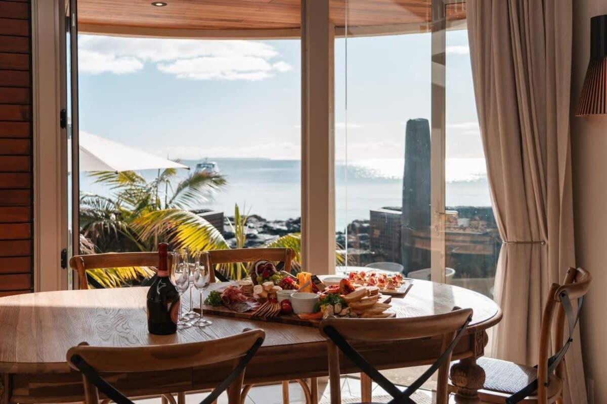 Takapuna Beachfront W Stunning Views *