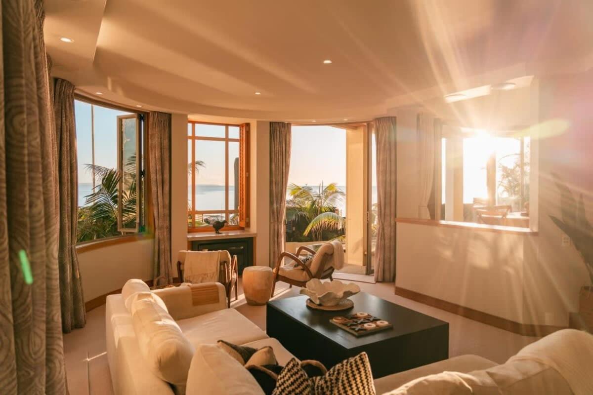 Takapuna Beachfront W Stunning Views