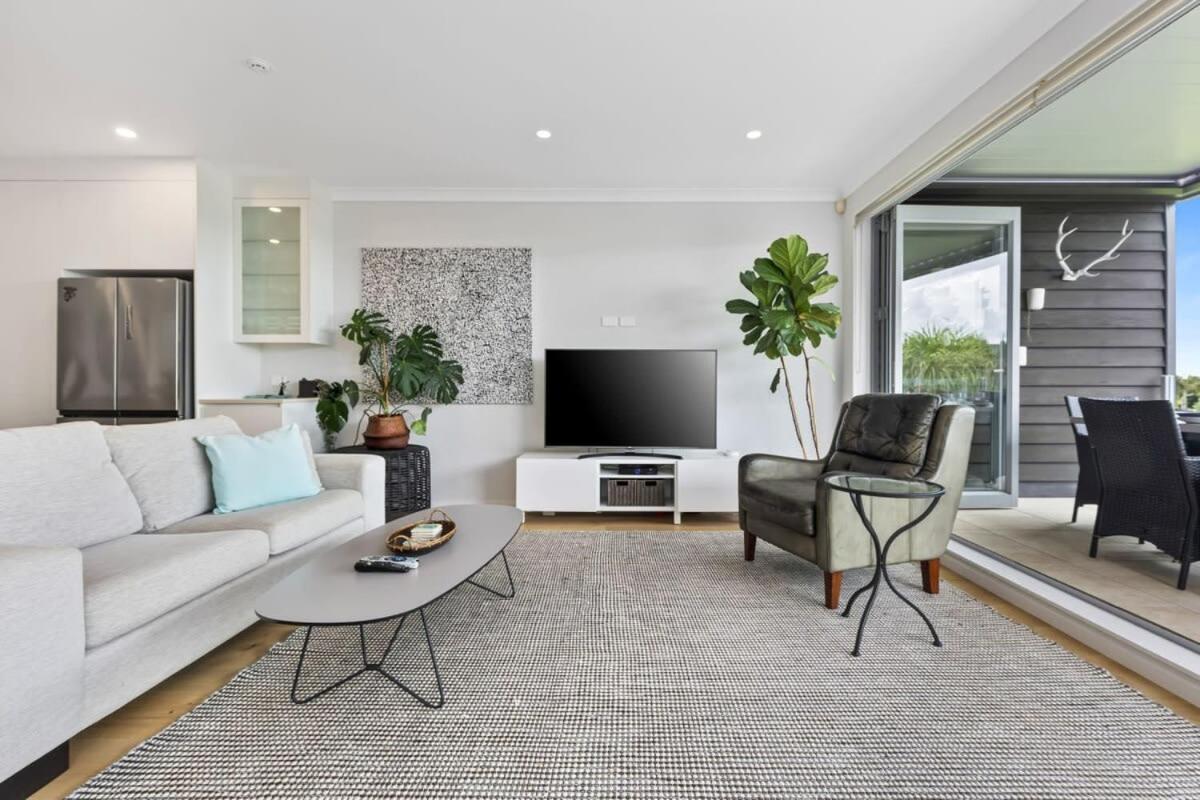 Ocean View Spacious 5br Retreat For Families Holiday home Auckland