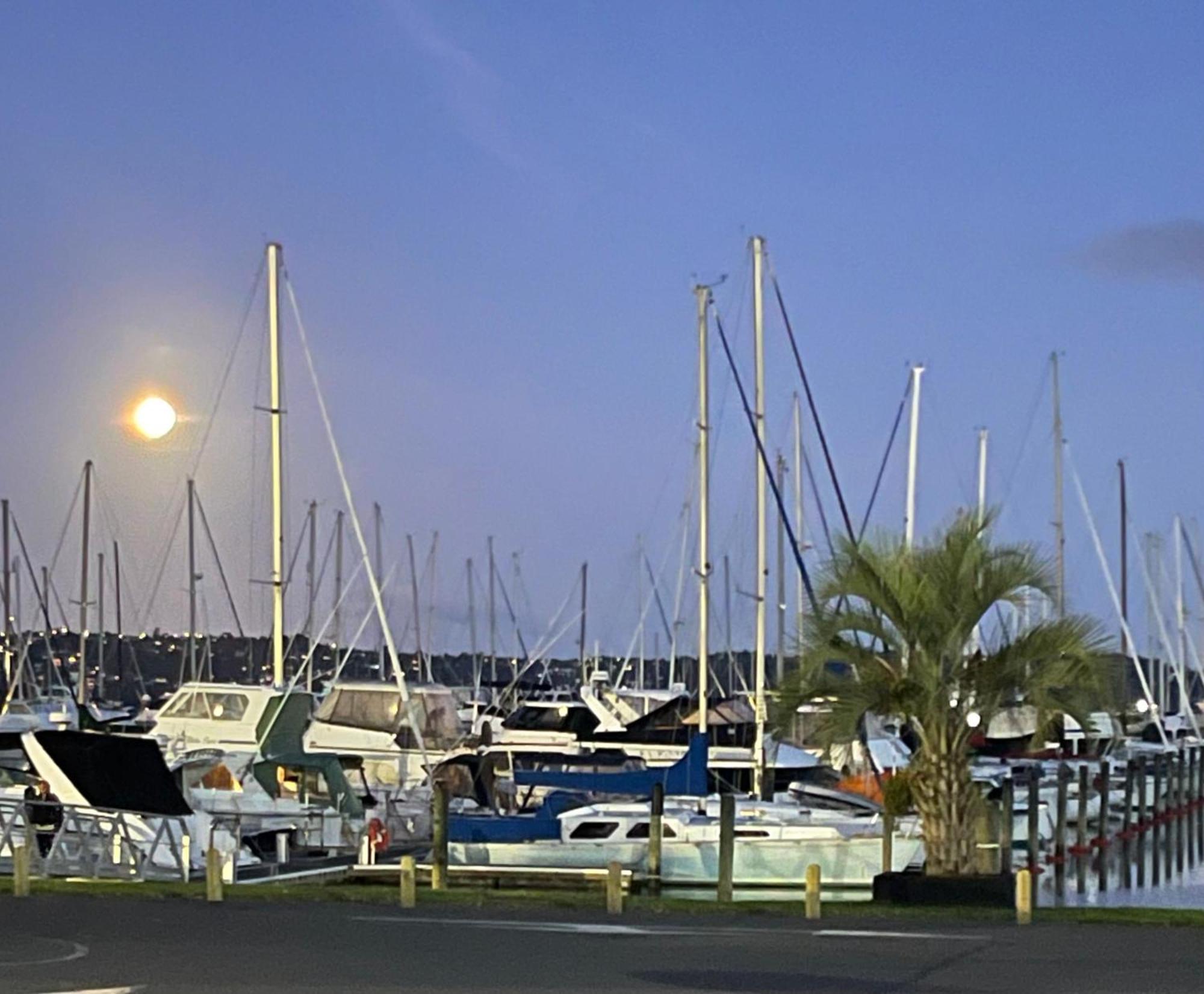 Marinaview With Private Bathroom Homestay