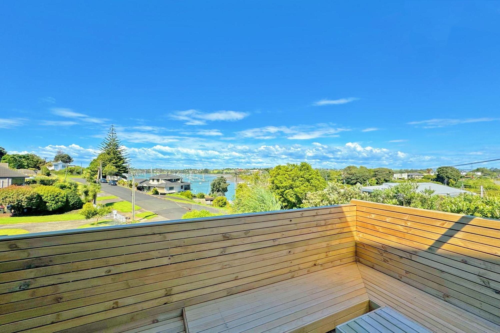 Villa Brand New Retreat: Serene Living In East Auckland