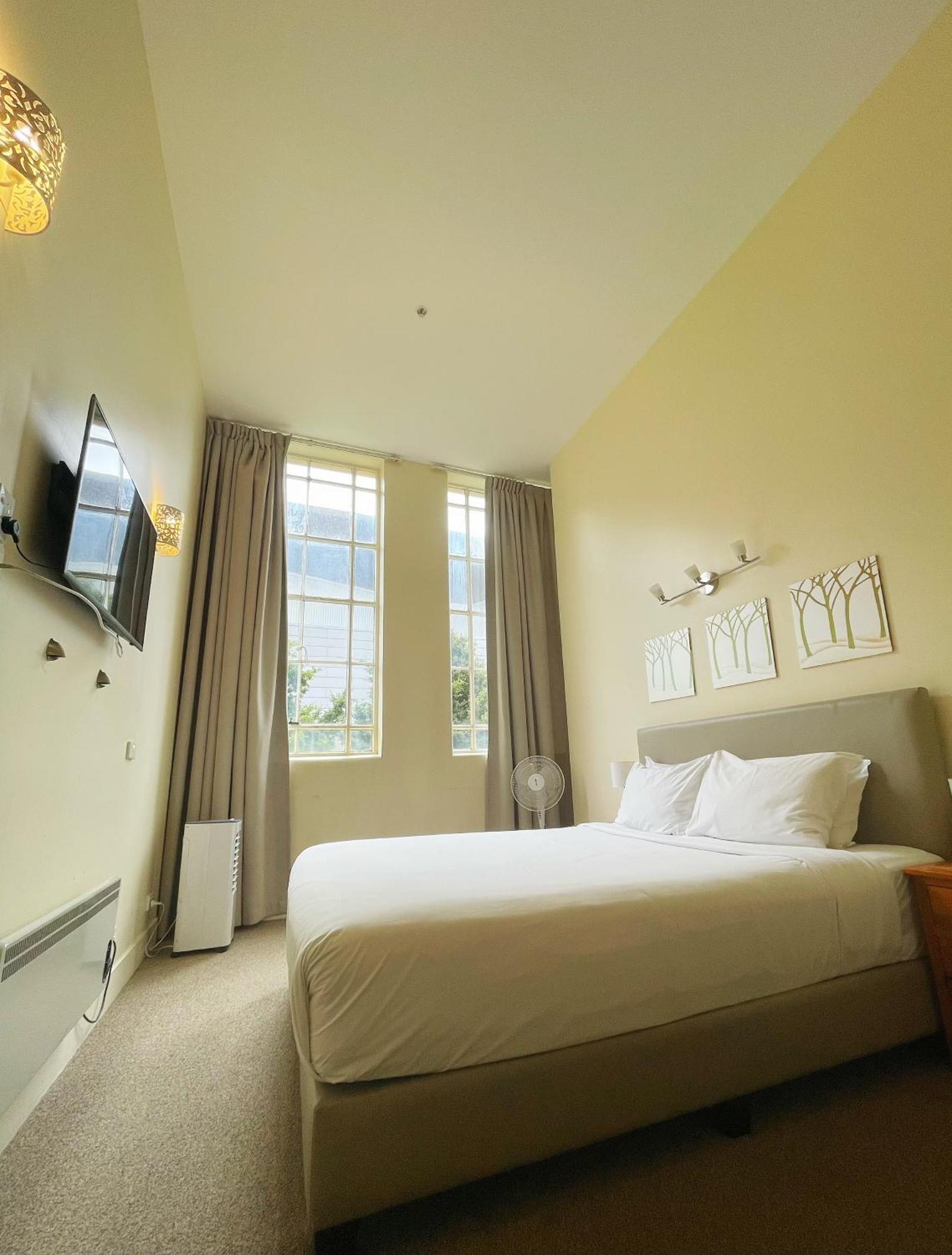 Hotel Grand Serviced