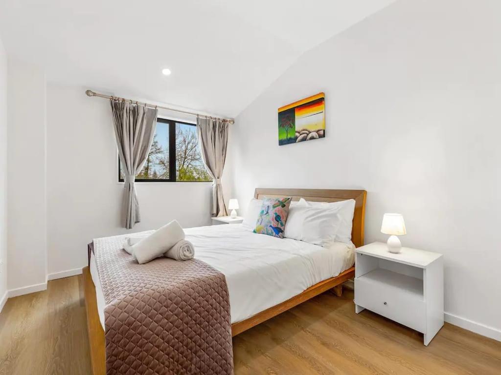 Wonderful Three Bedroom With Garage *