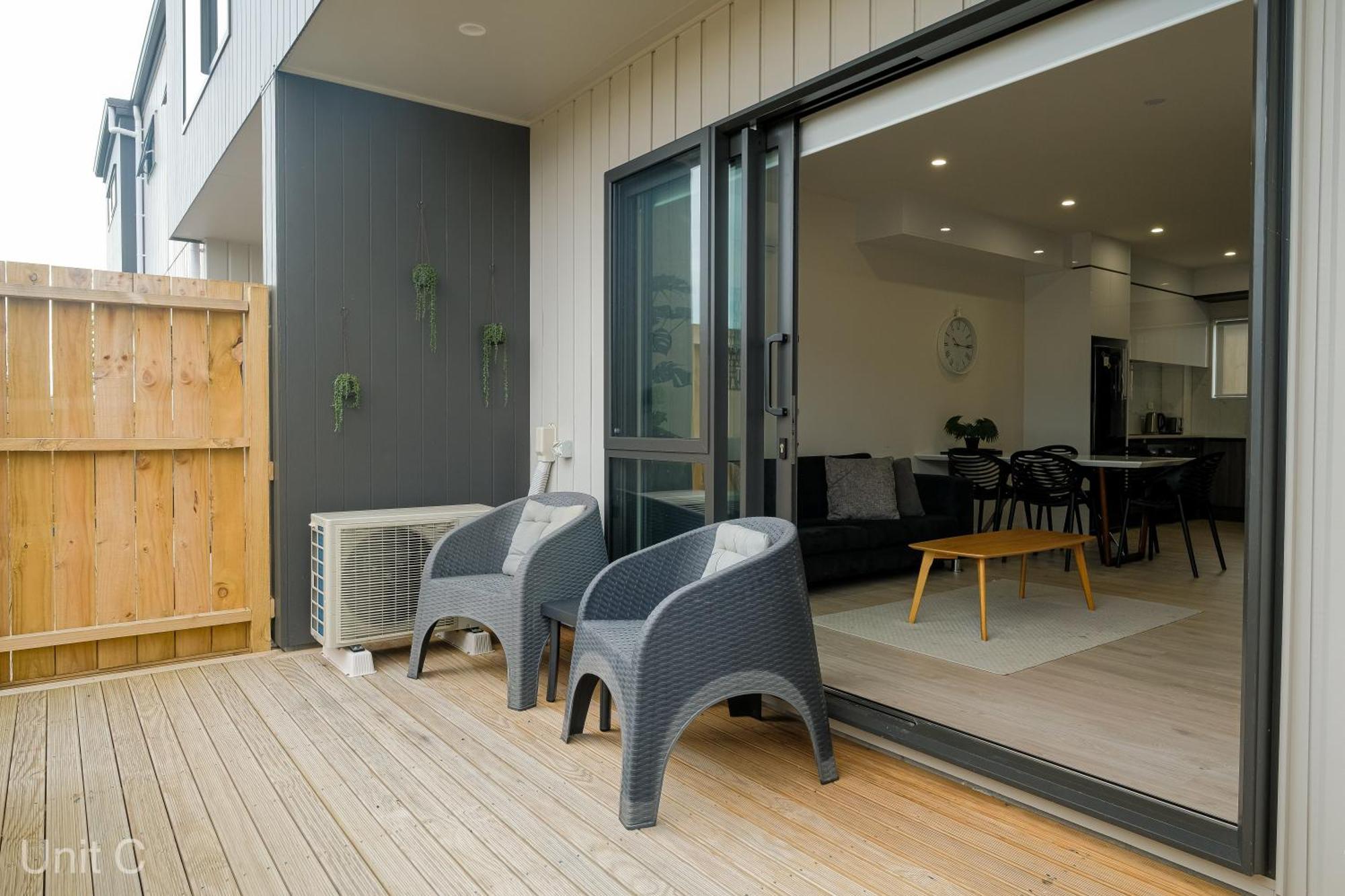 Modern Howick Town House Fibre Wifi Netflix Holiday home *