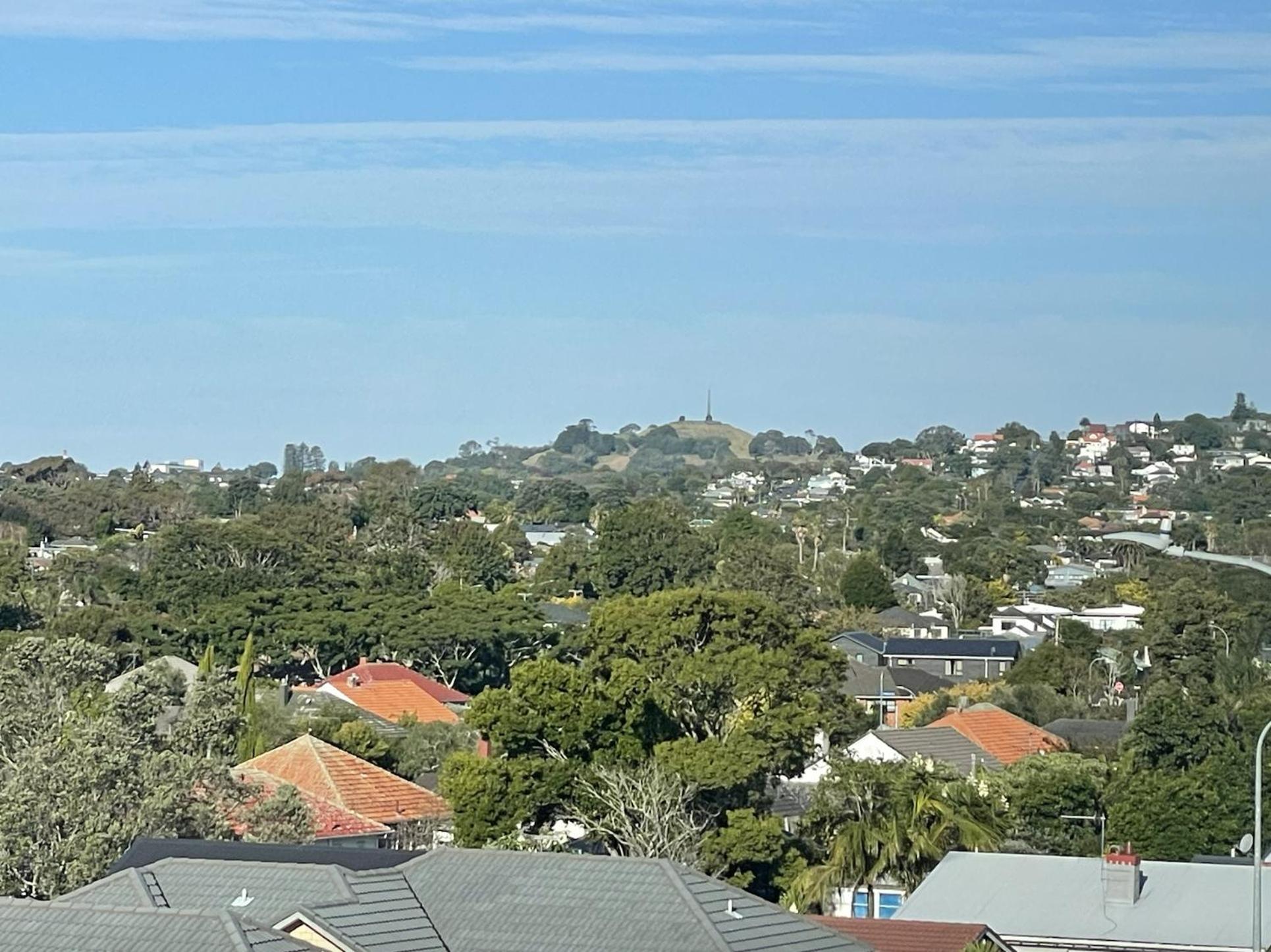 Modern French Retro Townhouse In Sandringham, Close To City, Heat Pumps, Netfilx * Auckland