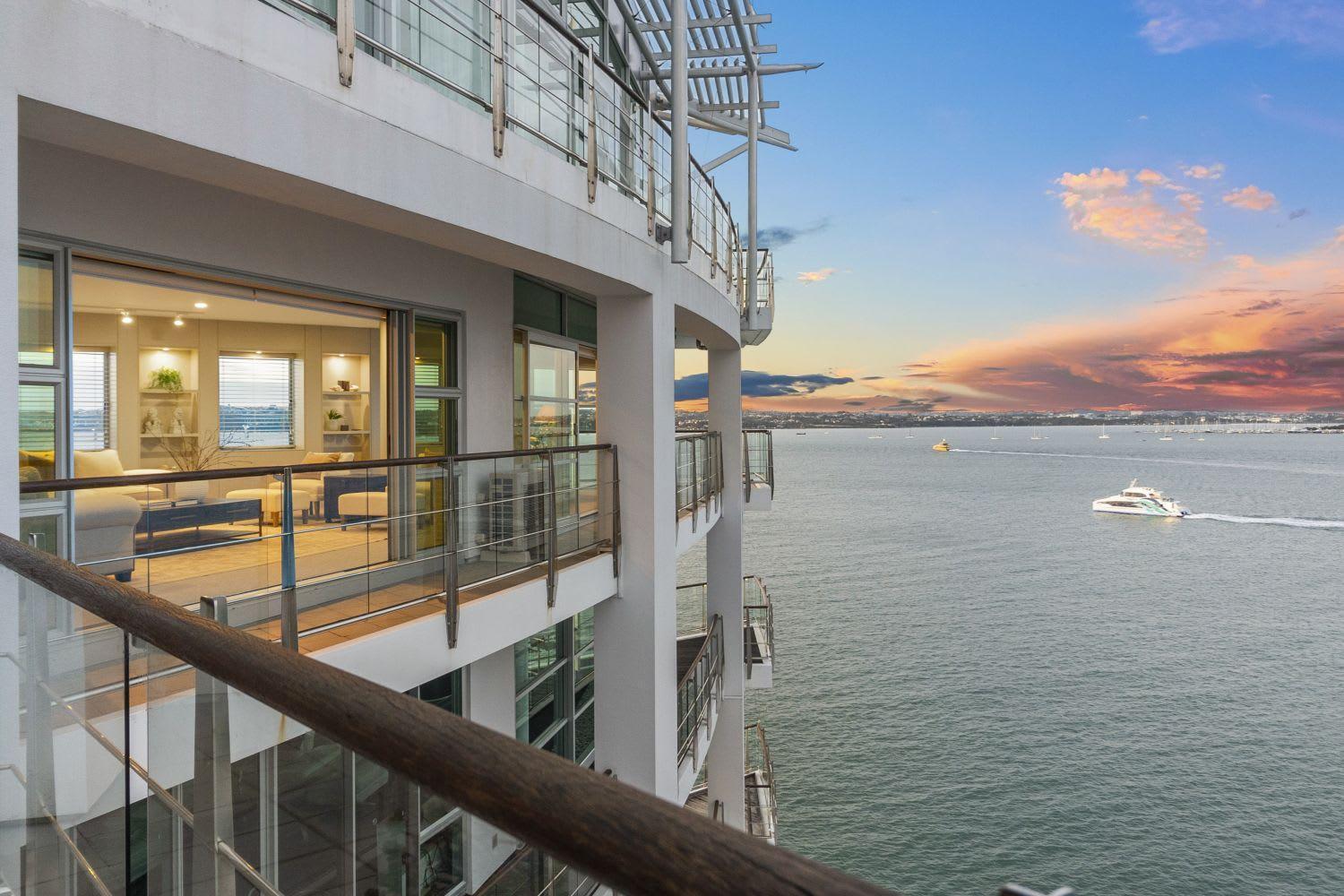 Unsurpassed View Superb 3 Bedrm Apmt Apartment *
