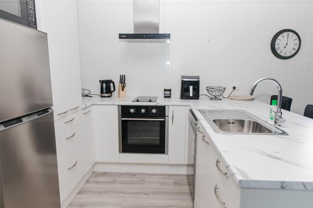 Bombay Hills Modern Retreat Apartment Auckland