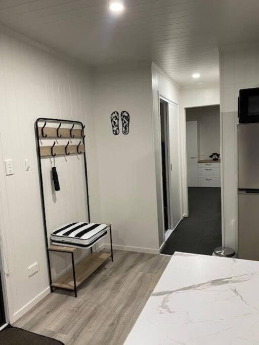 Bombay Hills Modern Retreat * Auckland