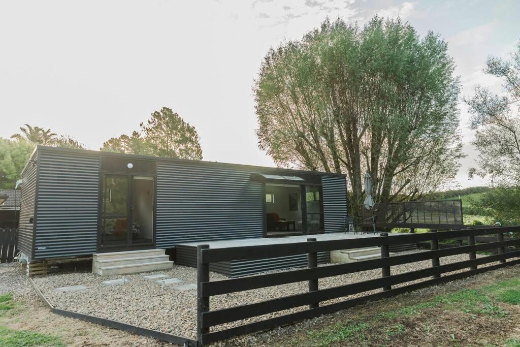 Bombay Hills Modern Retreat Auckland